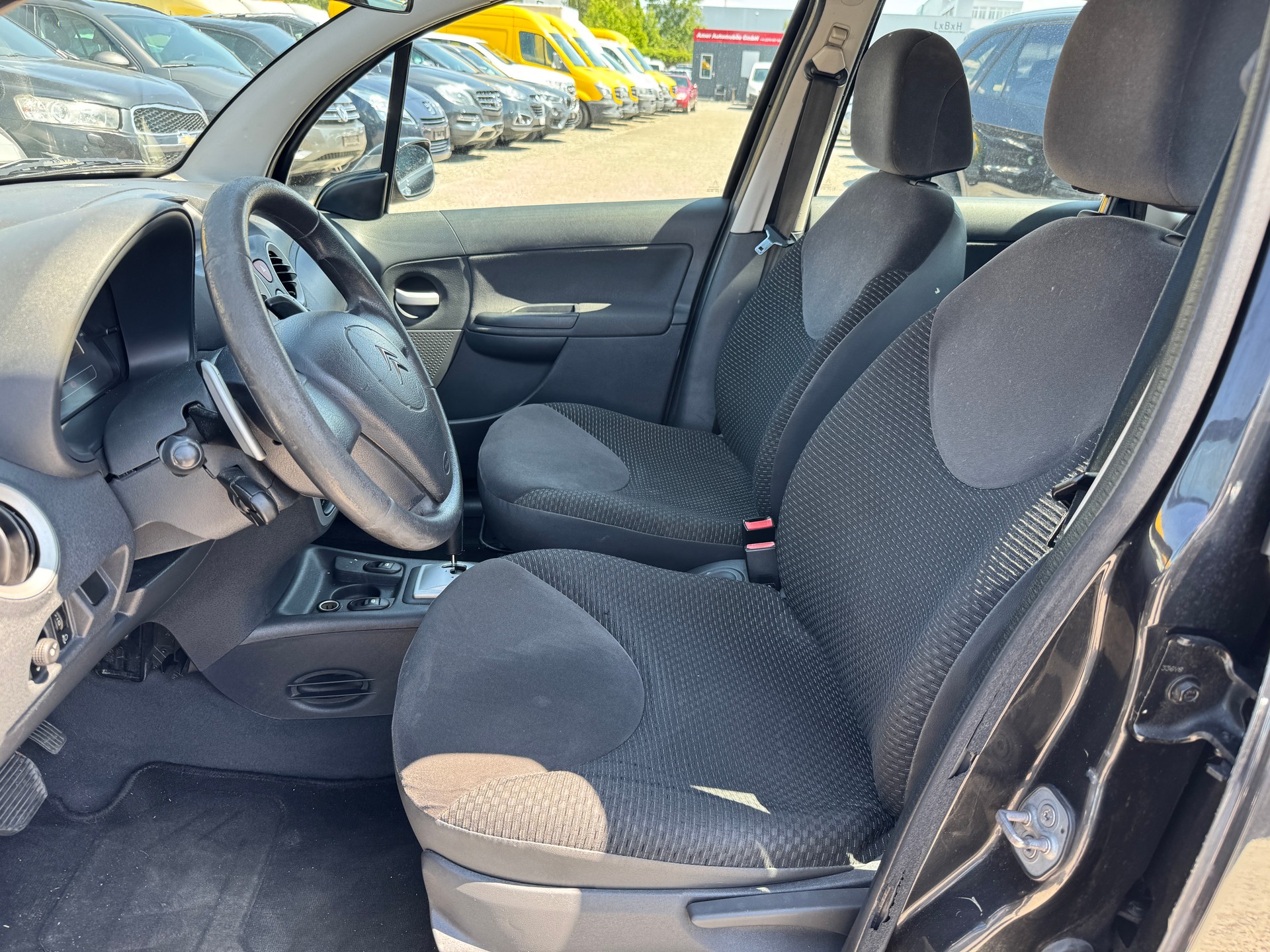 CITROEN C3 1.4i 16V Stop&Start Sensodrive-image-8