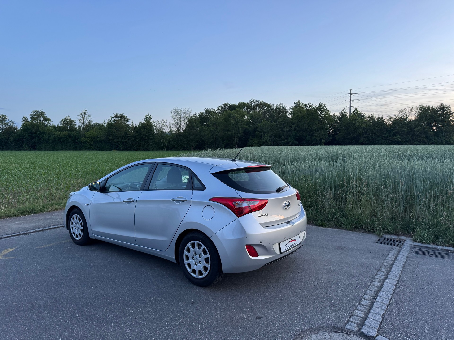 HYUNDAI i30 1.4 Comfort-image-5