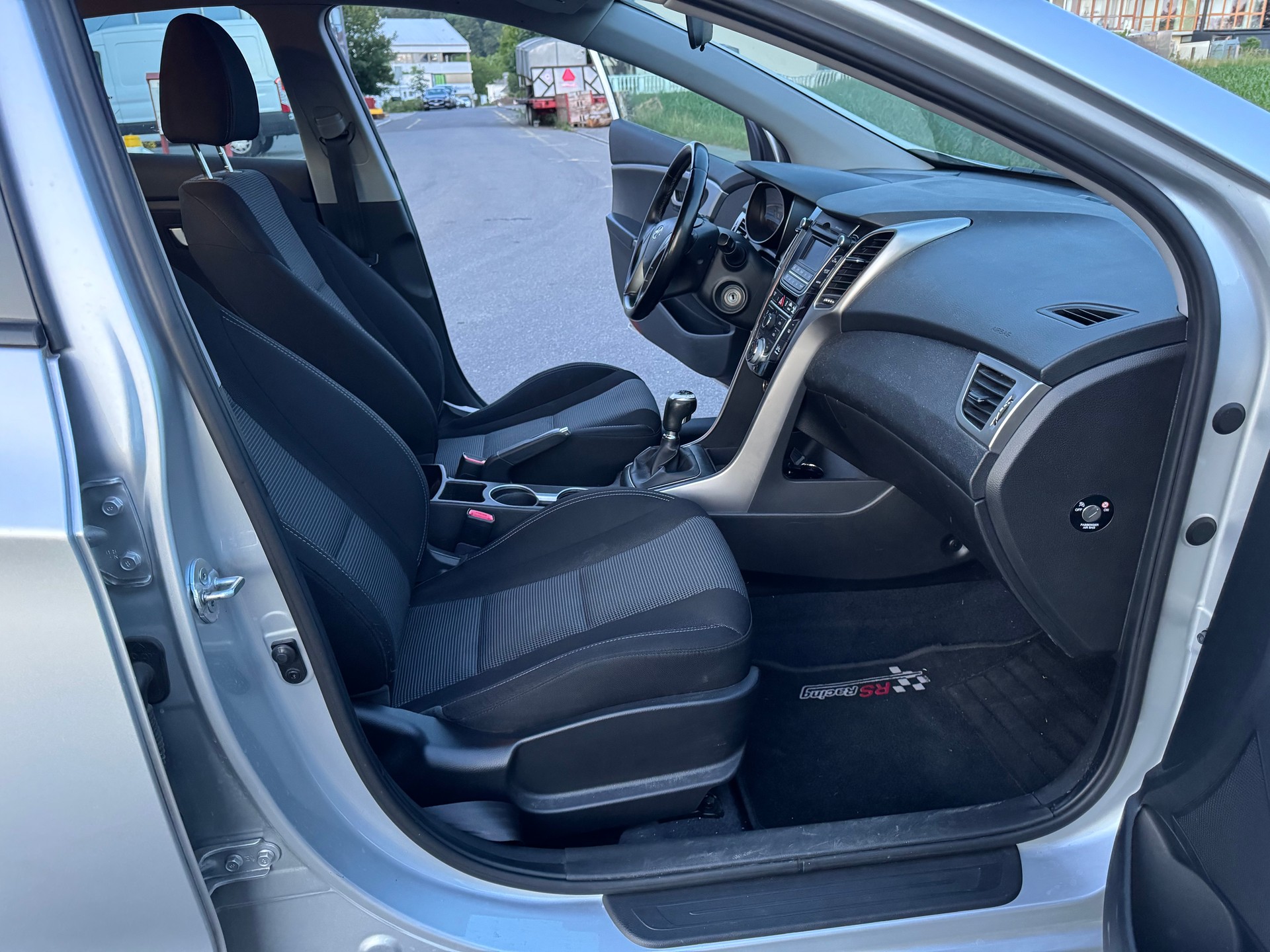 HYUNDAI i30 1.4 Comfort-image-14