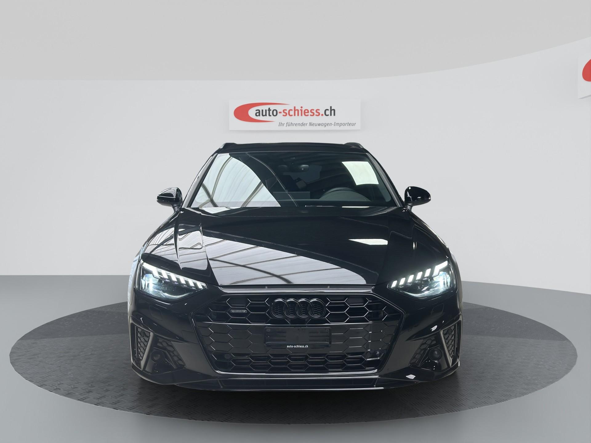 AUDI A4 Avant 40 TFSI S line S-tronic quattro S-Line-showroom-element-1