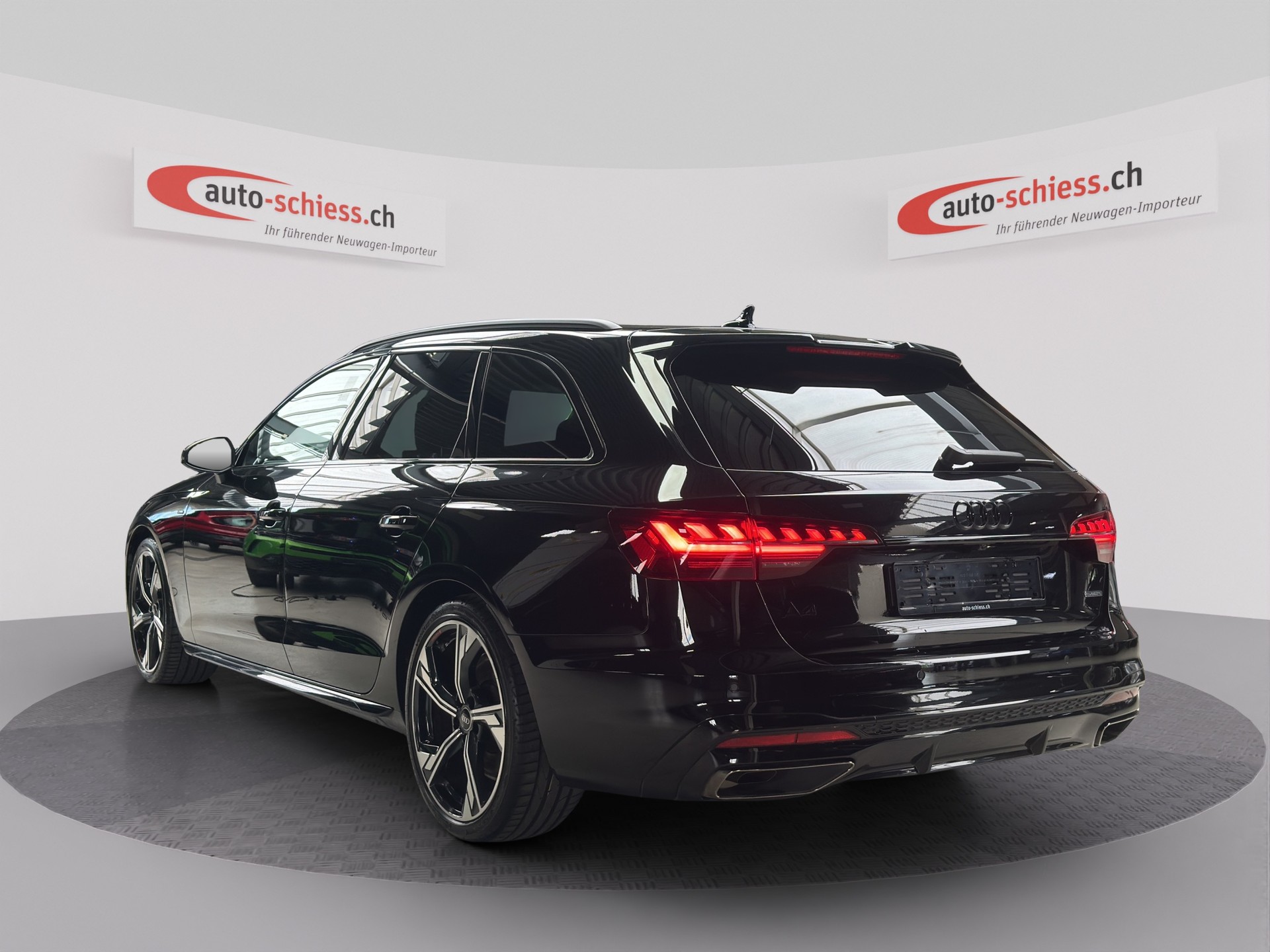 AUDI A4 Avant 40 TFSI S line S-tronic quattro S-Line-showroom-element-2