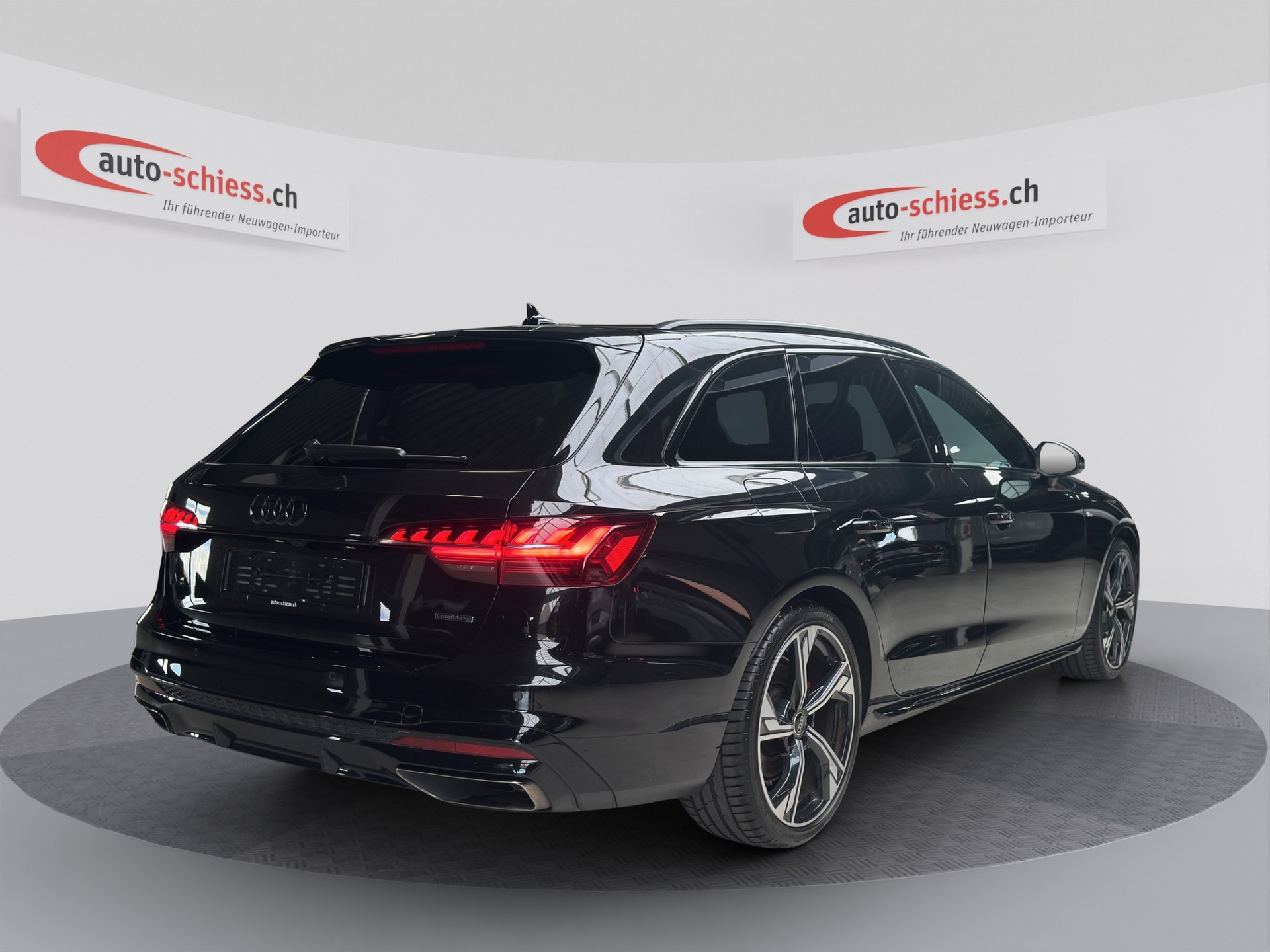 AUDI A4 Avant 40 TFSI S line S-tronic quattro S-Line-image-4