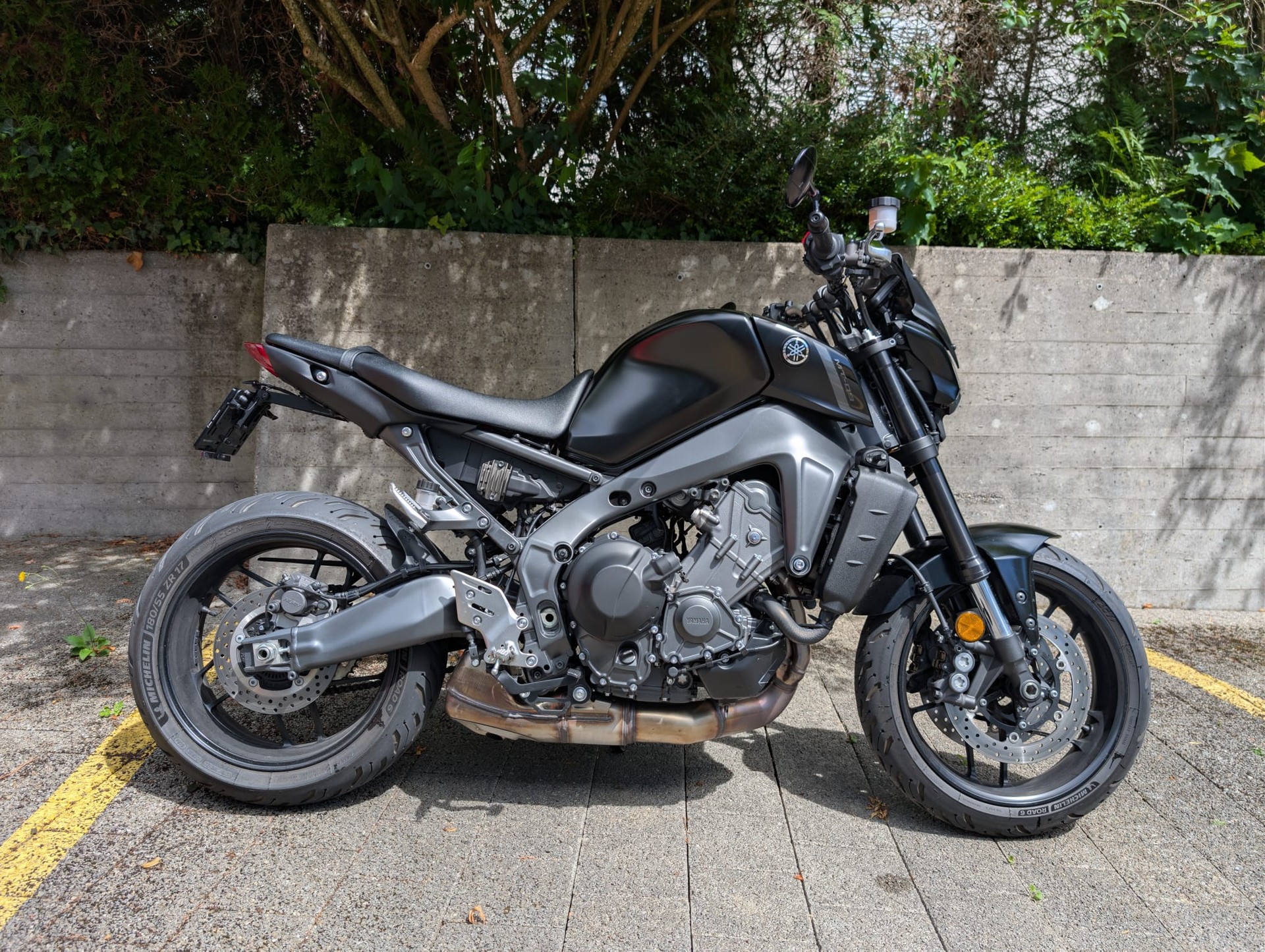 YAMAHA MT-09-image-0
