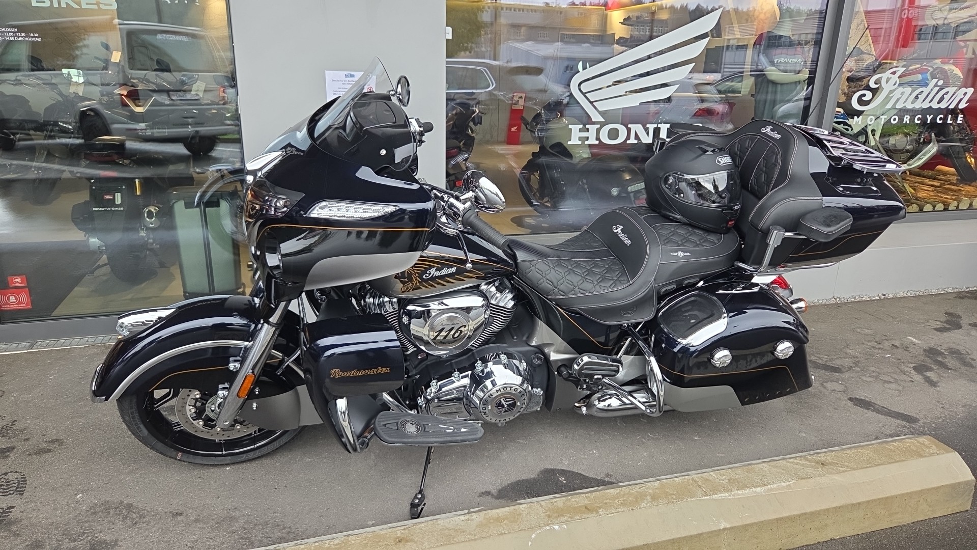 INDIAN Roadmaster Power Plus Limited-image-0