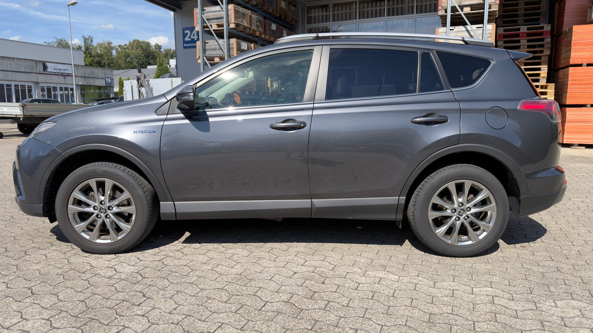 TOYOTA RAV-4 2.5 HSD Trend e-CVT-showroom-element-1