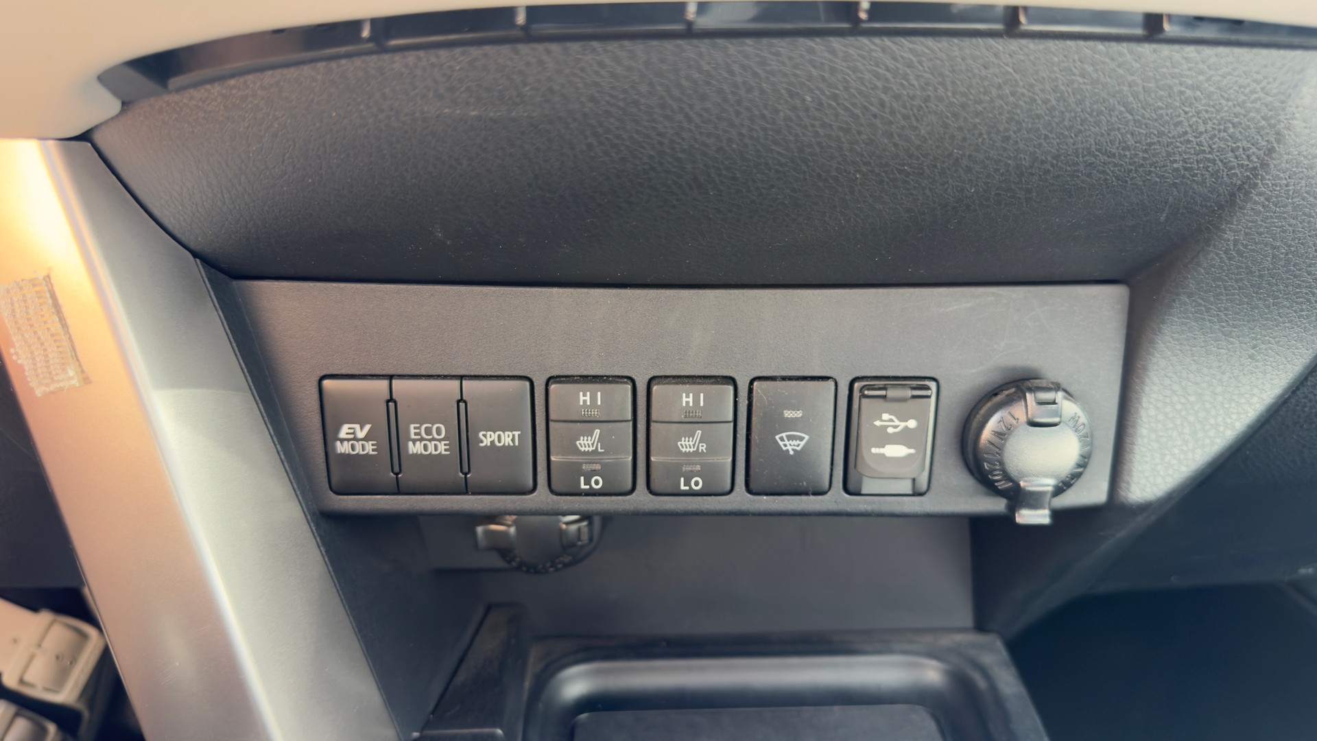 TOYOTA RAV-4 2.5 HSD Trend e-CVT-image-17