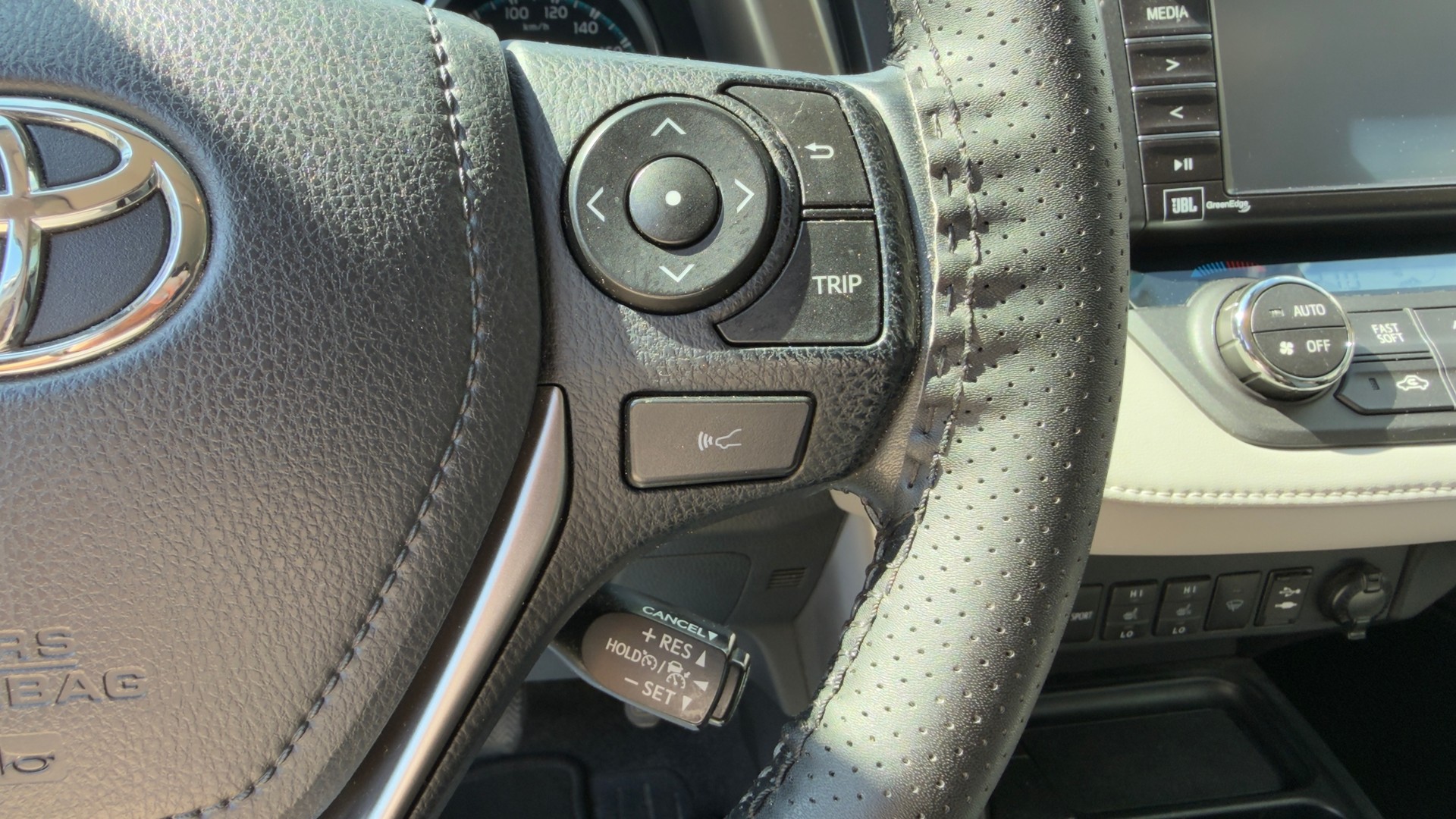TOYOTA RAV-4 2.5 HSD Trend e-CVT-image-11