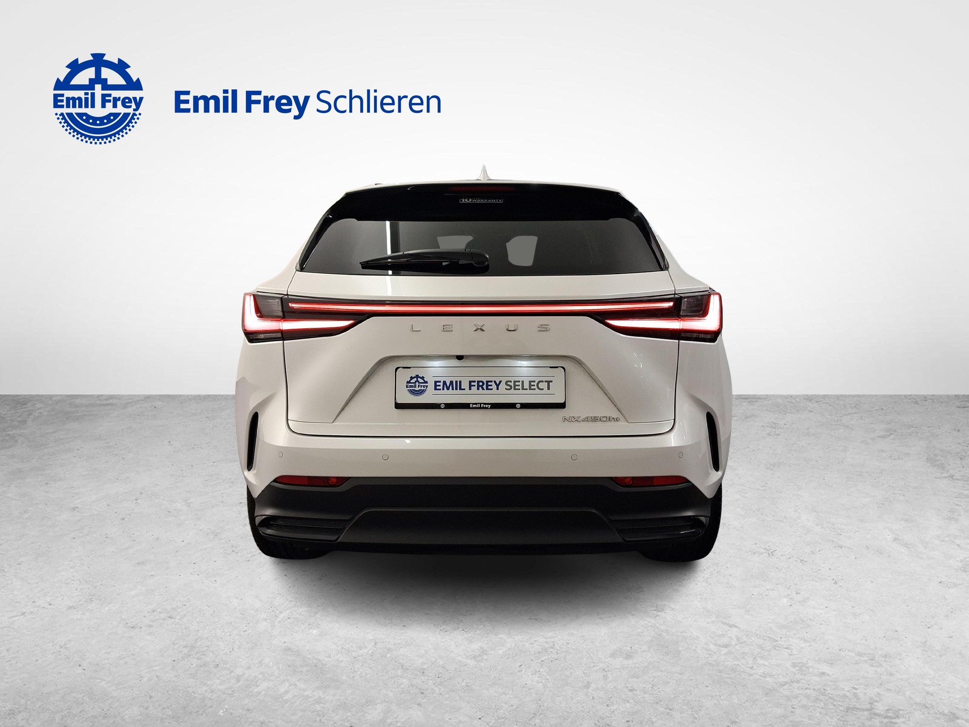 LEXUS NX 450h+ Excellence-showroom-element-3