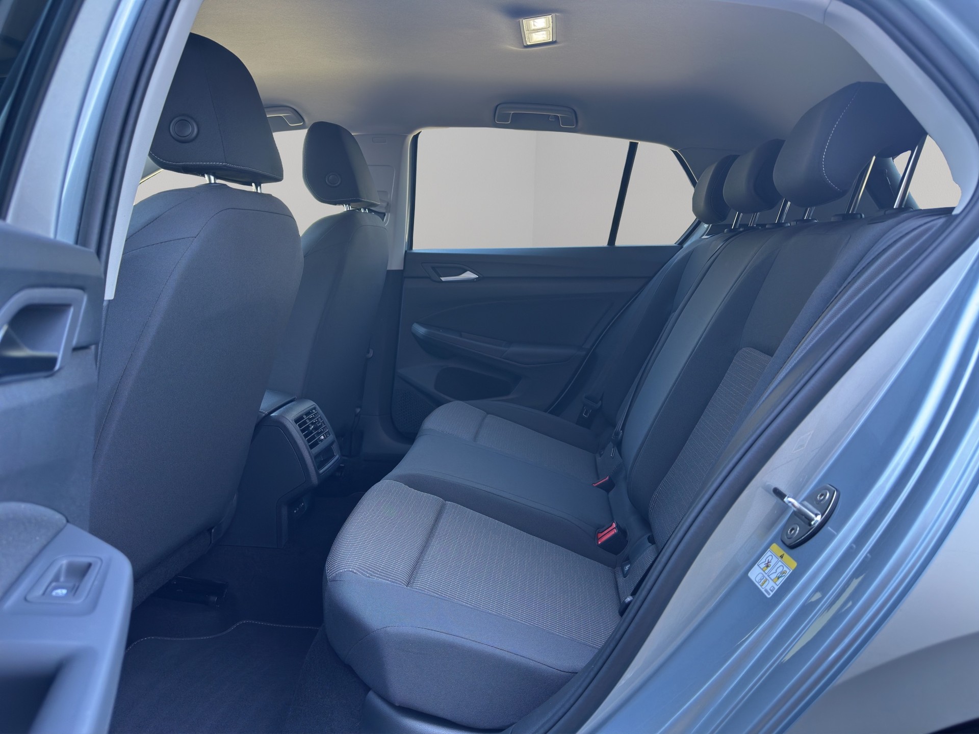 VW Golf 1.5 e TSI mHEV Value DSG-image-10