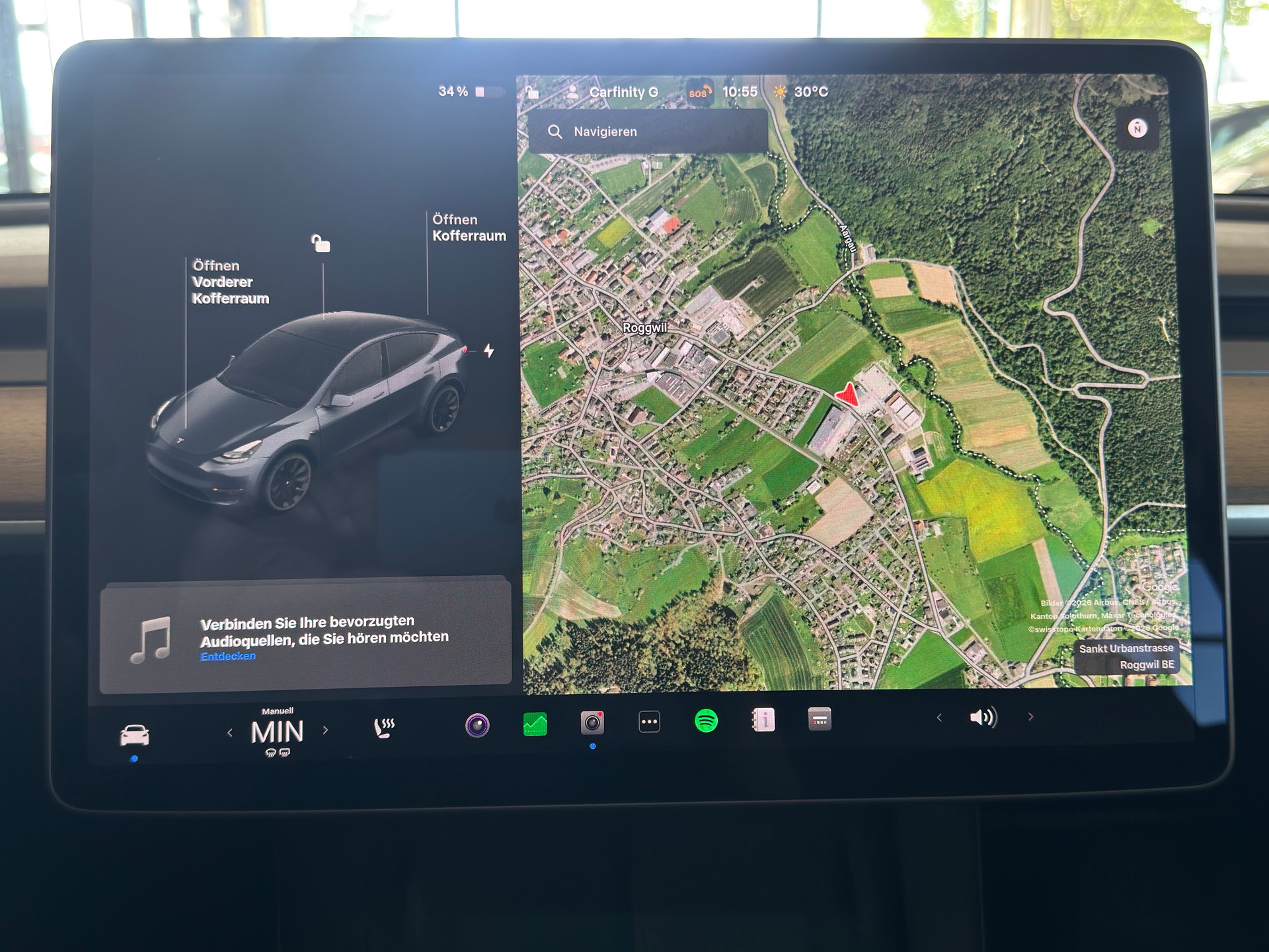 TESLA Model Y Long Range-image-12