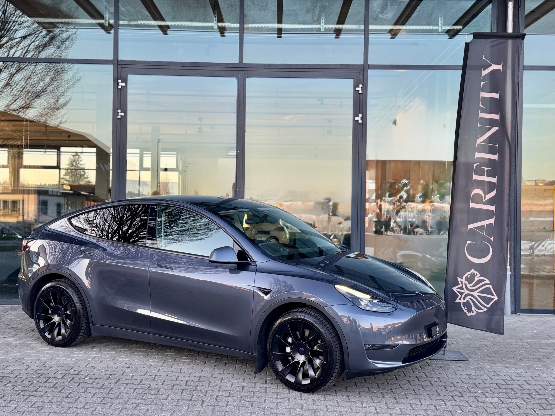 TESLA Model Y Long Range