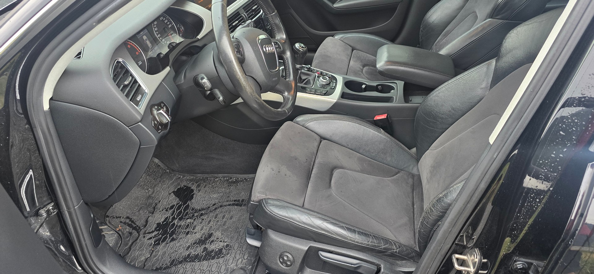 AUDI A4 Avant 2.0 TDI quattro-image-10