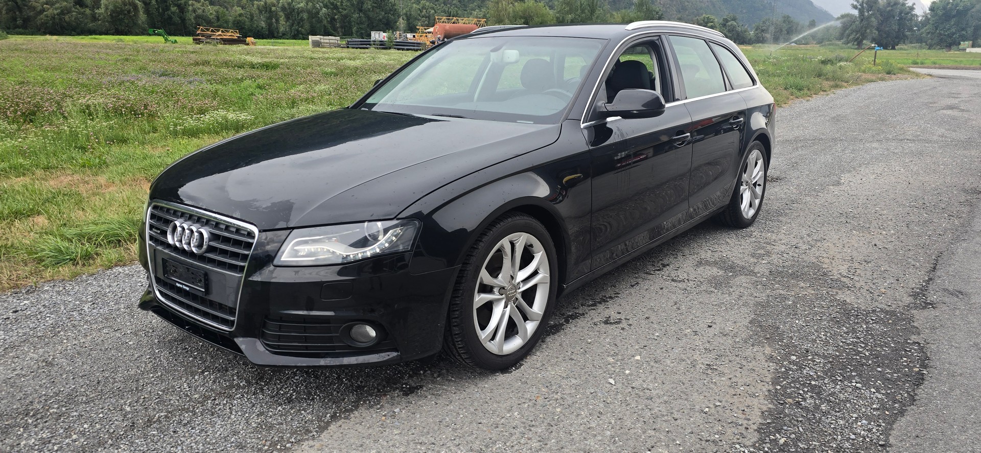 AUDI A4 Avant 2.0 TDI quattro-showroom-element-1