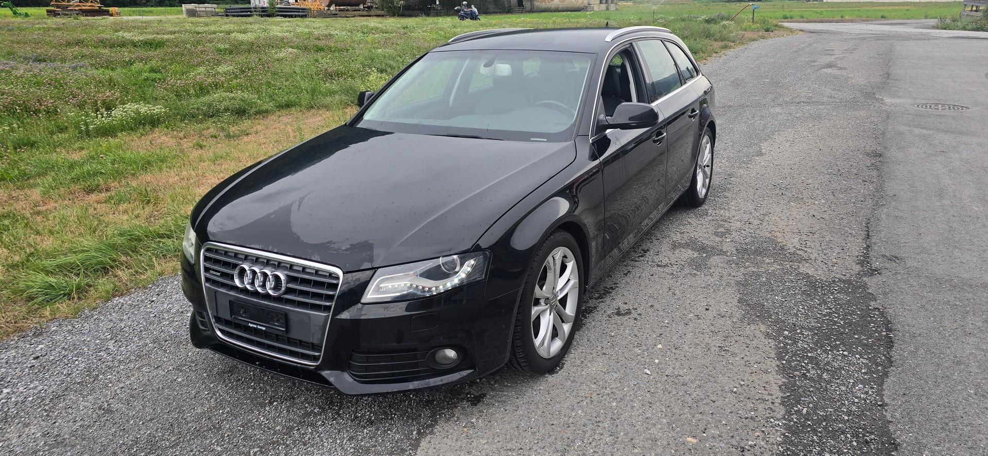 AUDI A4 Avant 2.0 TDI quattro-showroom-element-2