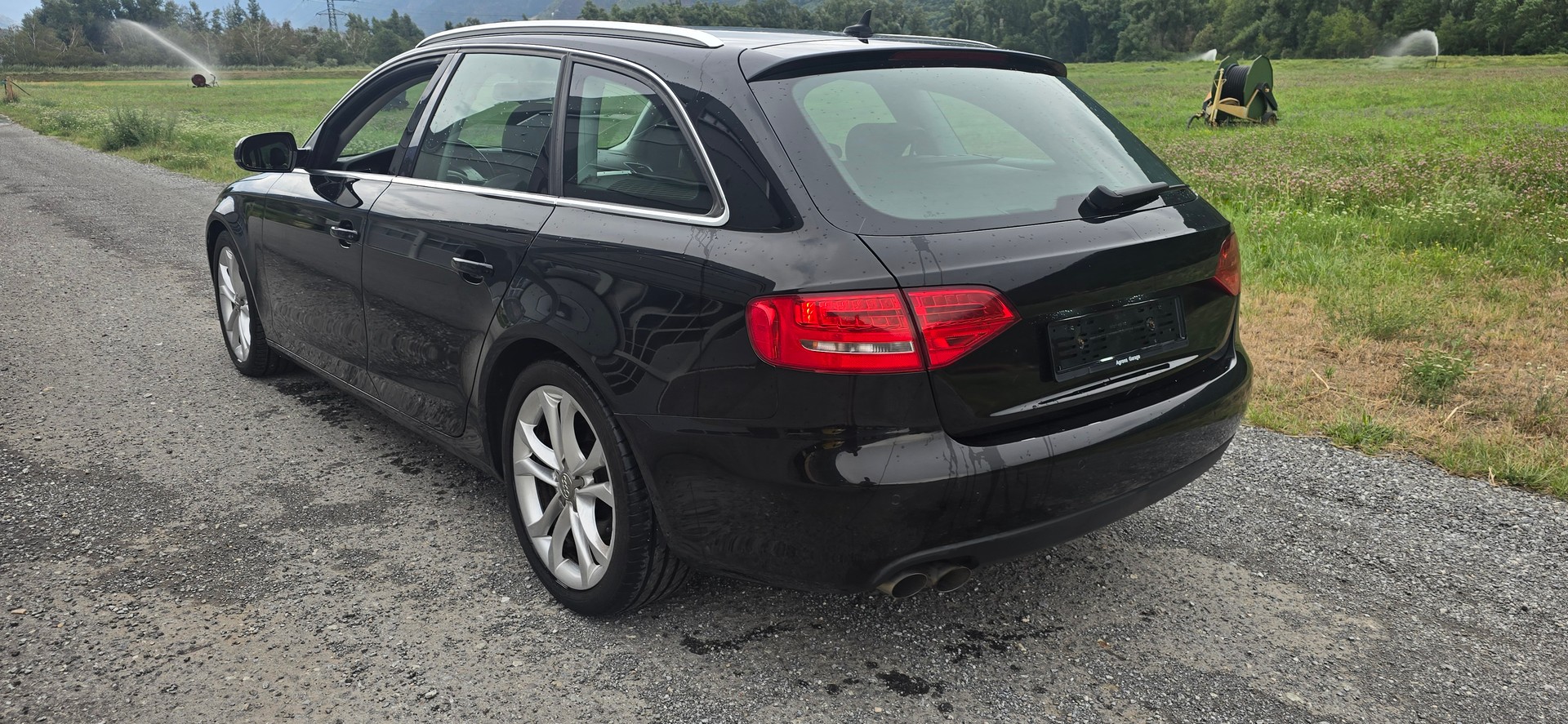 AUDI A4 Avant 2.0 TDI quattro-image-5