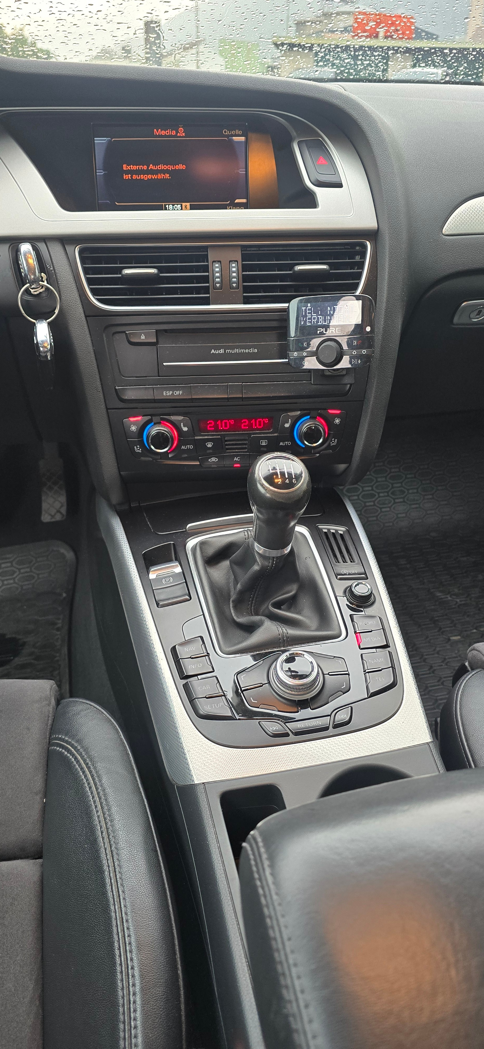 AUDI A4 Avant 2.0 TDI quattro-image-17