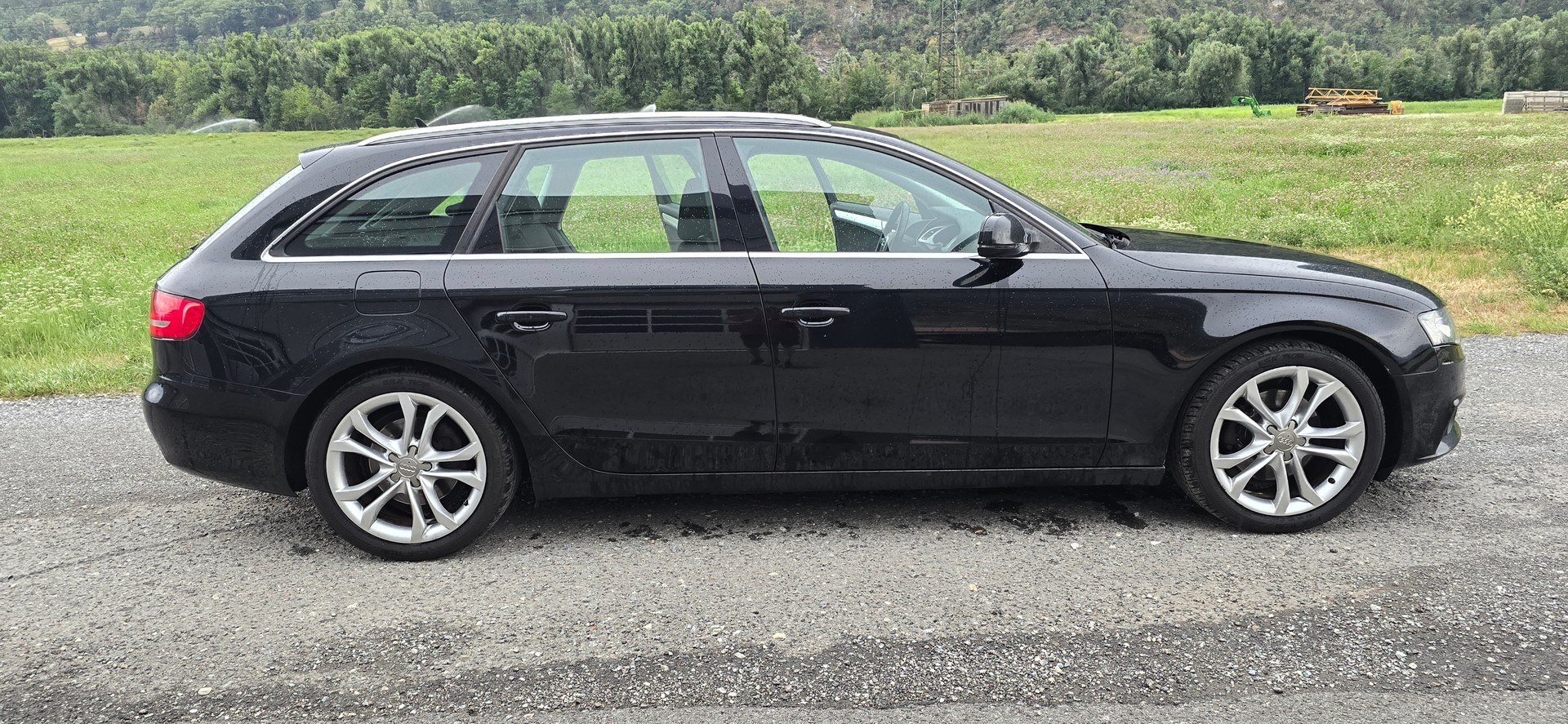 AUDI A4 Avant 2.0 TDI quattro-image-6