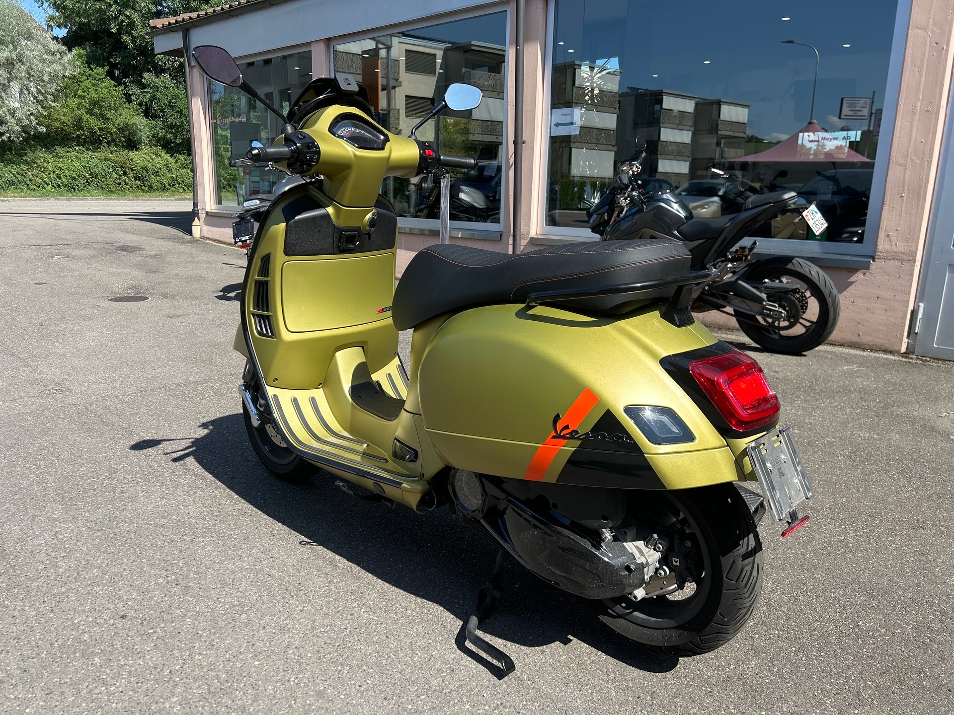PIAGGIO Vespa GTS 300 Super Sport ABS-image-2
