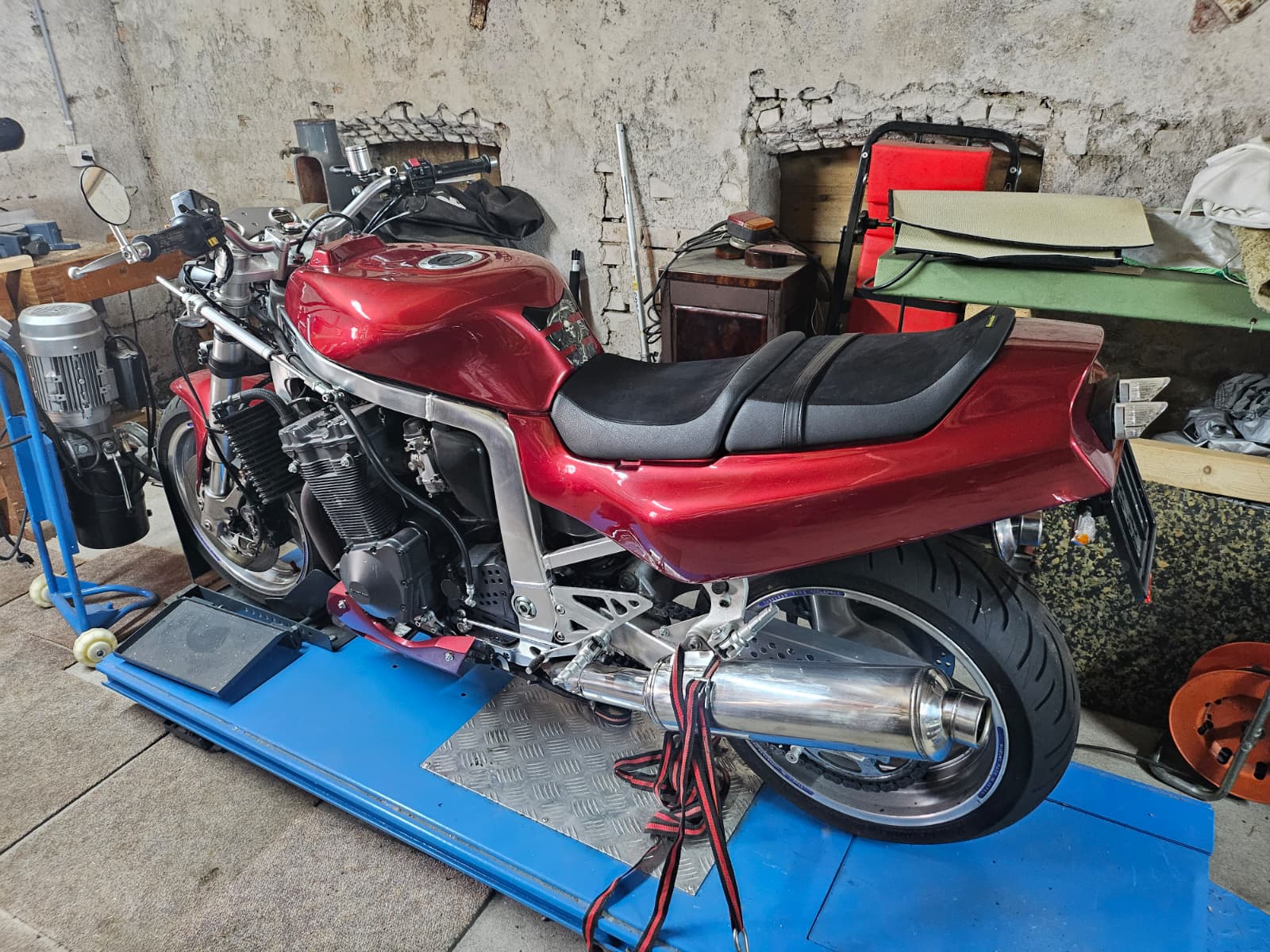 SUZUKI GSX-R 1100 M-image-1