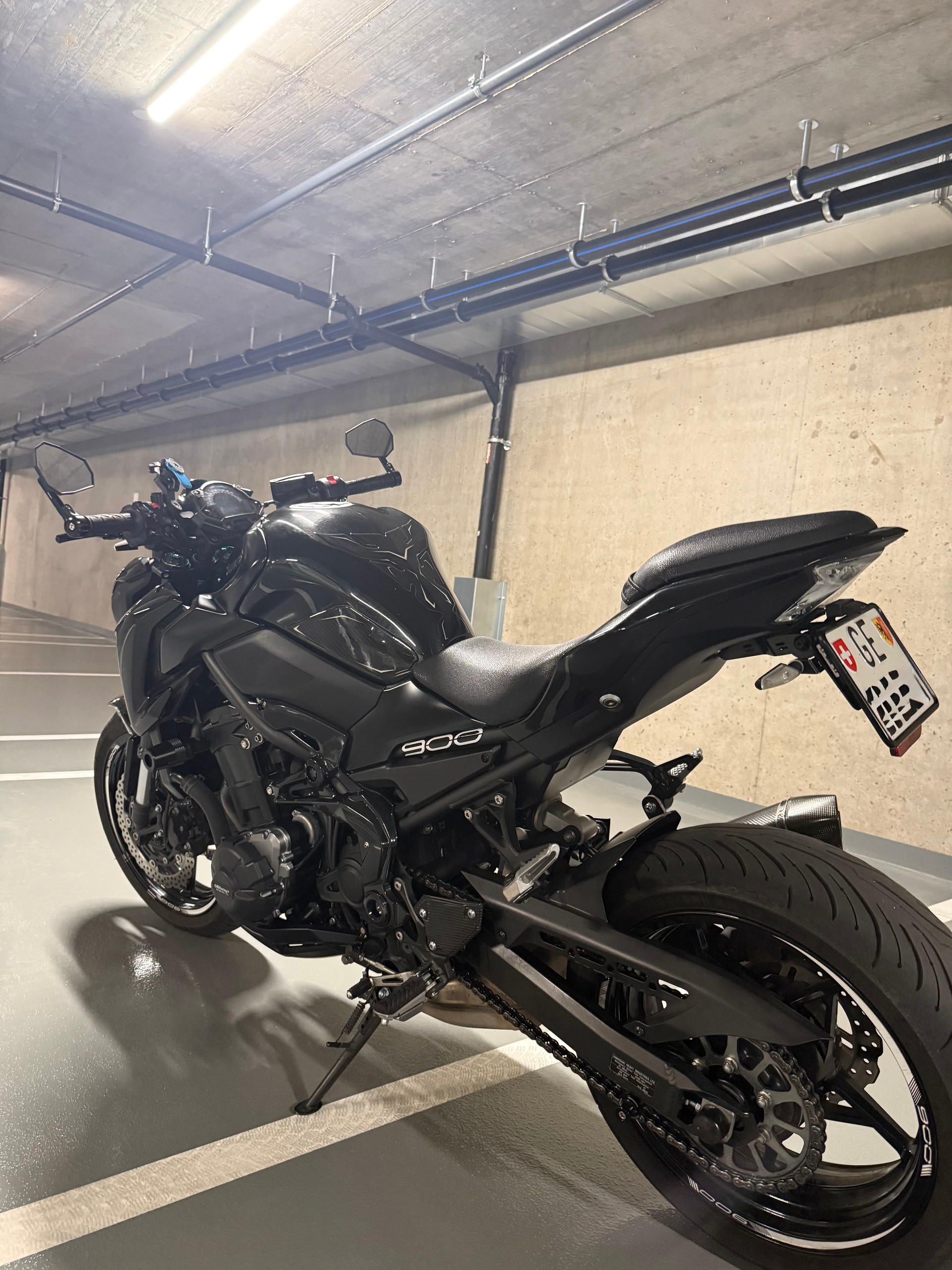 KAWASAKI Z 900-image-3