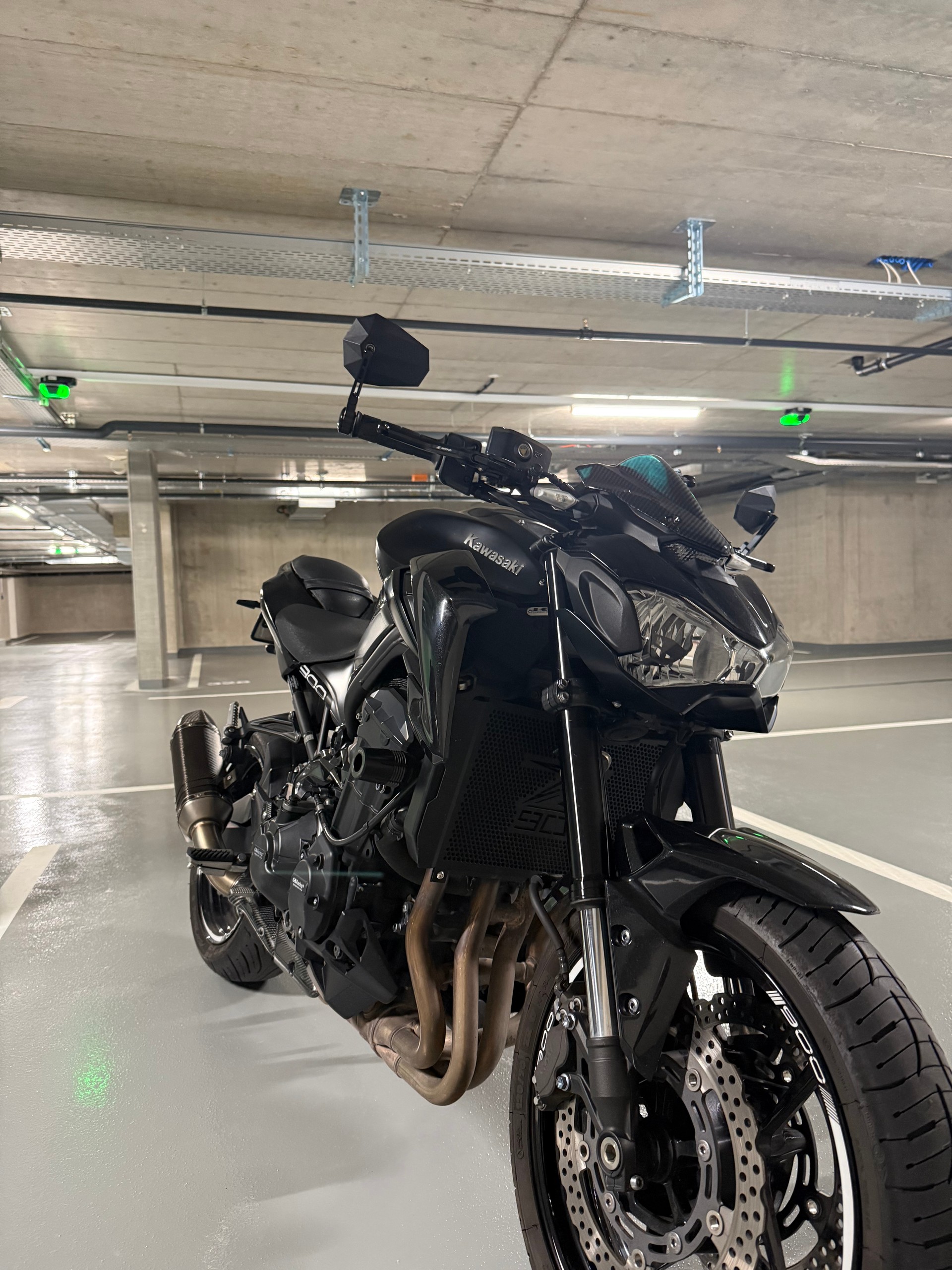 KAWASAKI Z 900-image-1