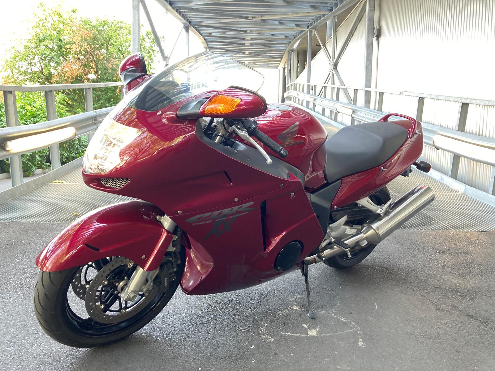 HONDA CBR 1100 X V/W-image-1
