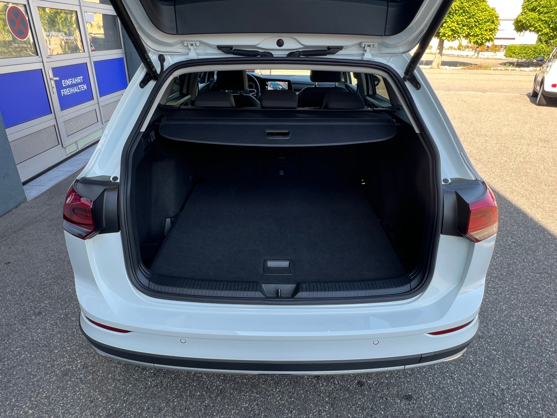 VW Golf VIII Variant 2.0 TDI Alltrack DSG 4motion-image-14