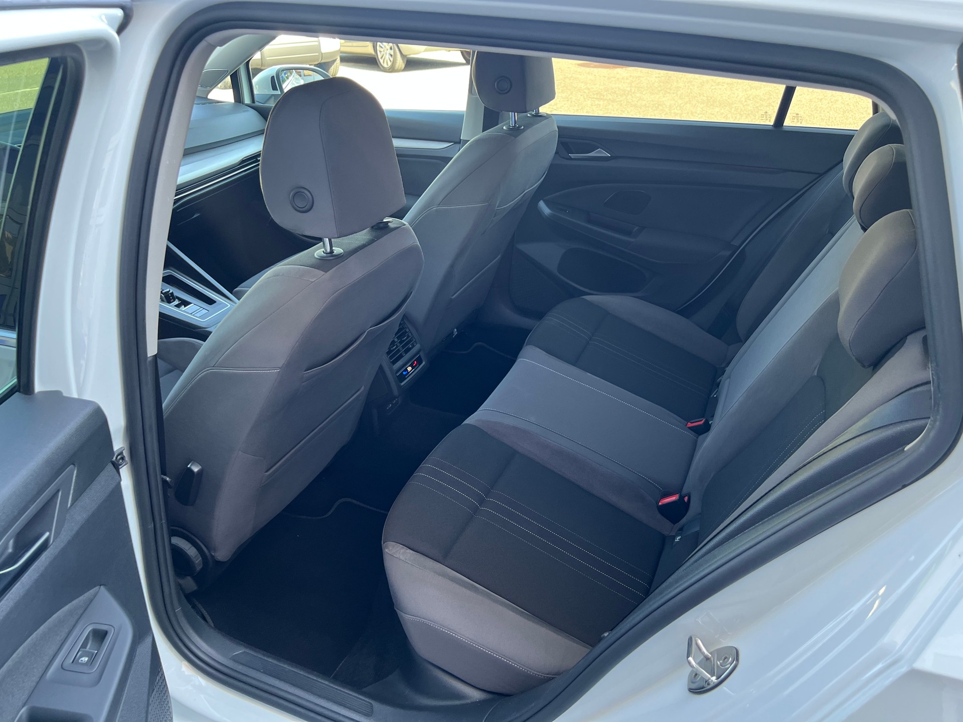 VW Golf VIII Variant 2.0 TDI Alltrack DSG 4motion-image-11