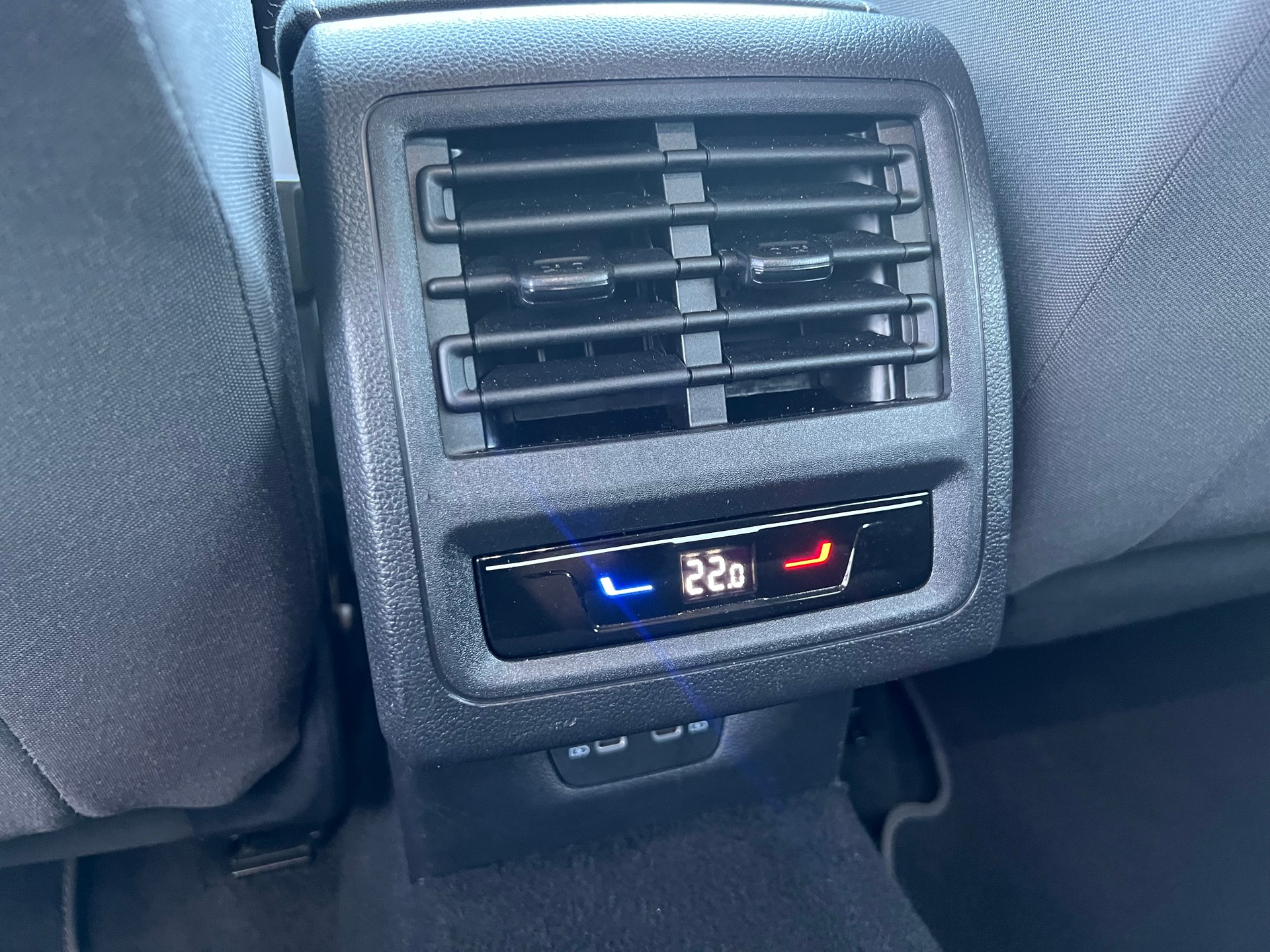 VW Golf VIII Variant 2.0 TDI Alltrack DSG 4motion-image-22