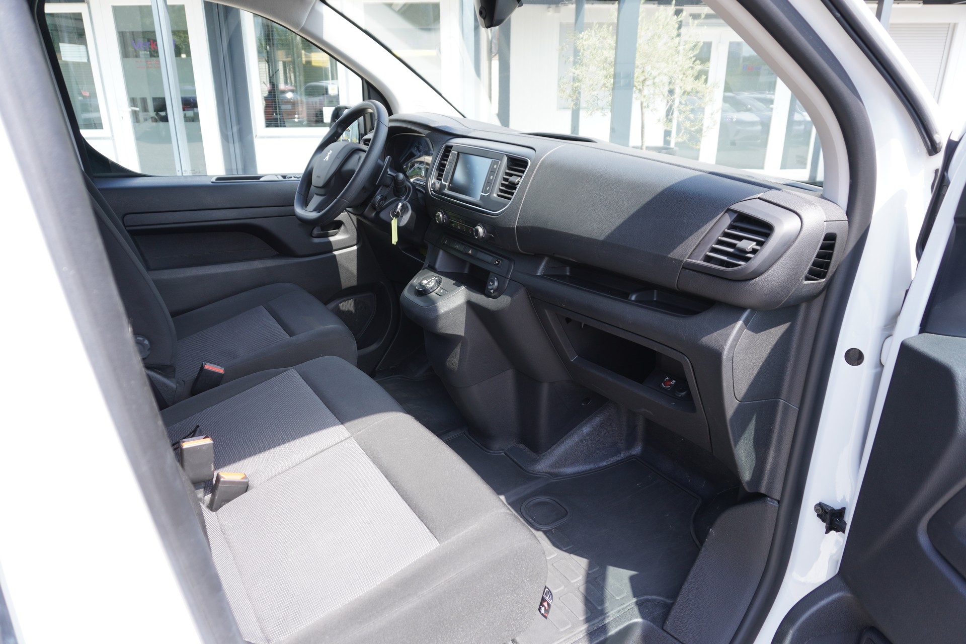 PEUGEOT Expert 2.0 BlueHDi 145 S&S Standard EAT8 3-PLÄTZER!!!-image-13