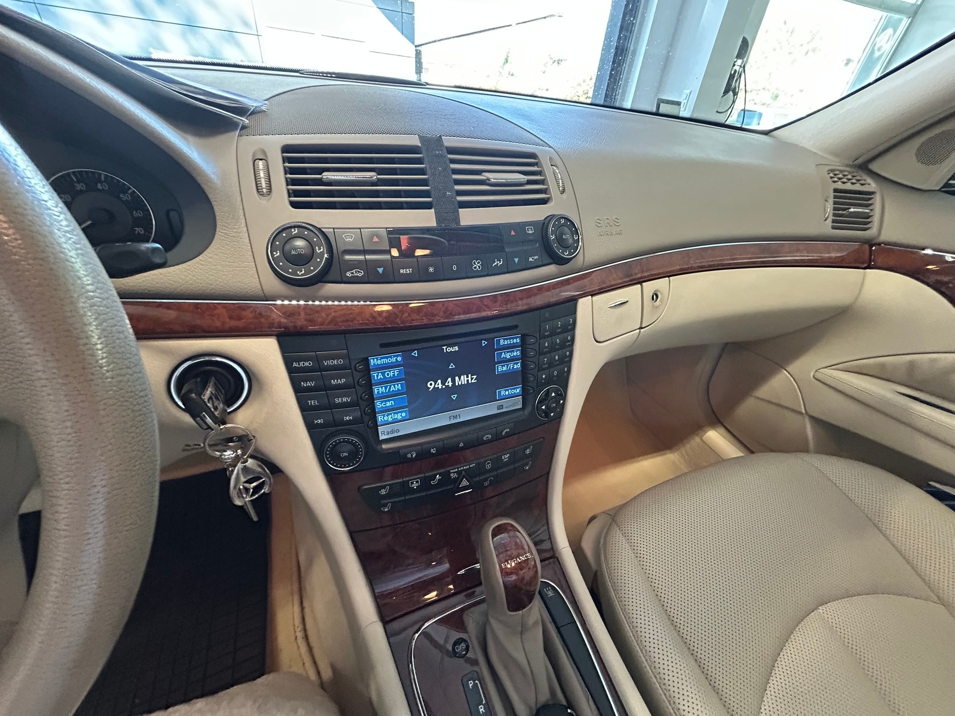 MERCEDES-BENZ E 320 BINZ 6 portes-image-8