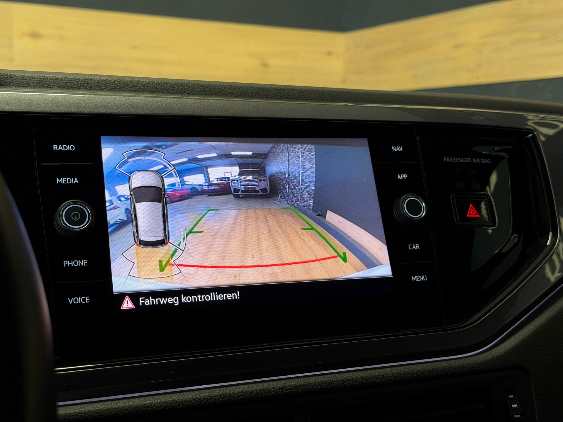 VW Polo 2.0 TSI GTI DSG-image-9