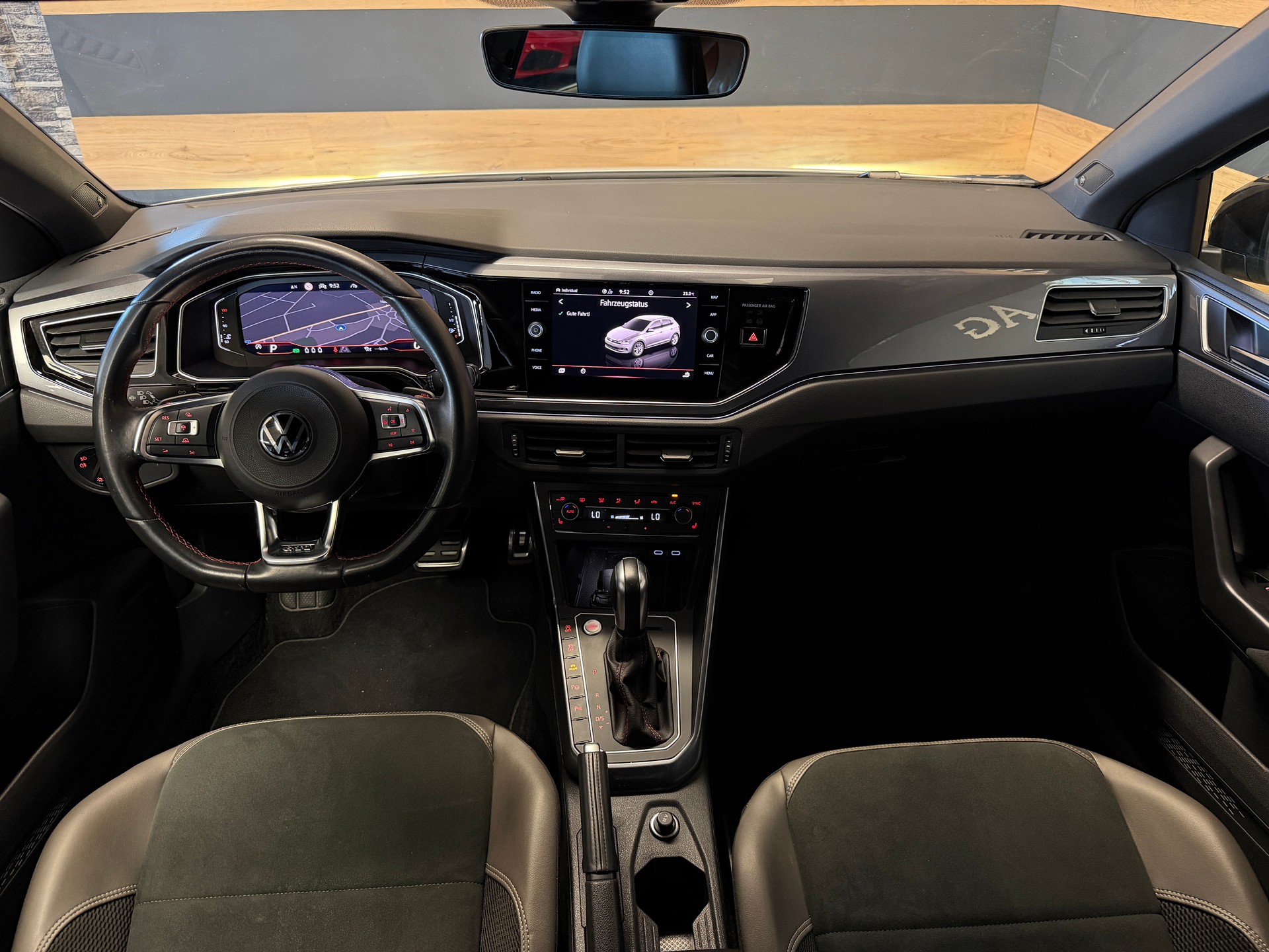 VW Polo 2.0 TSI GTI DSG-image-11