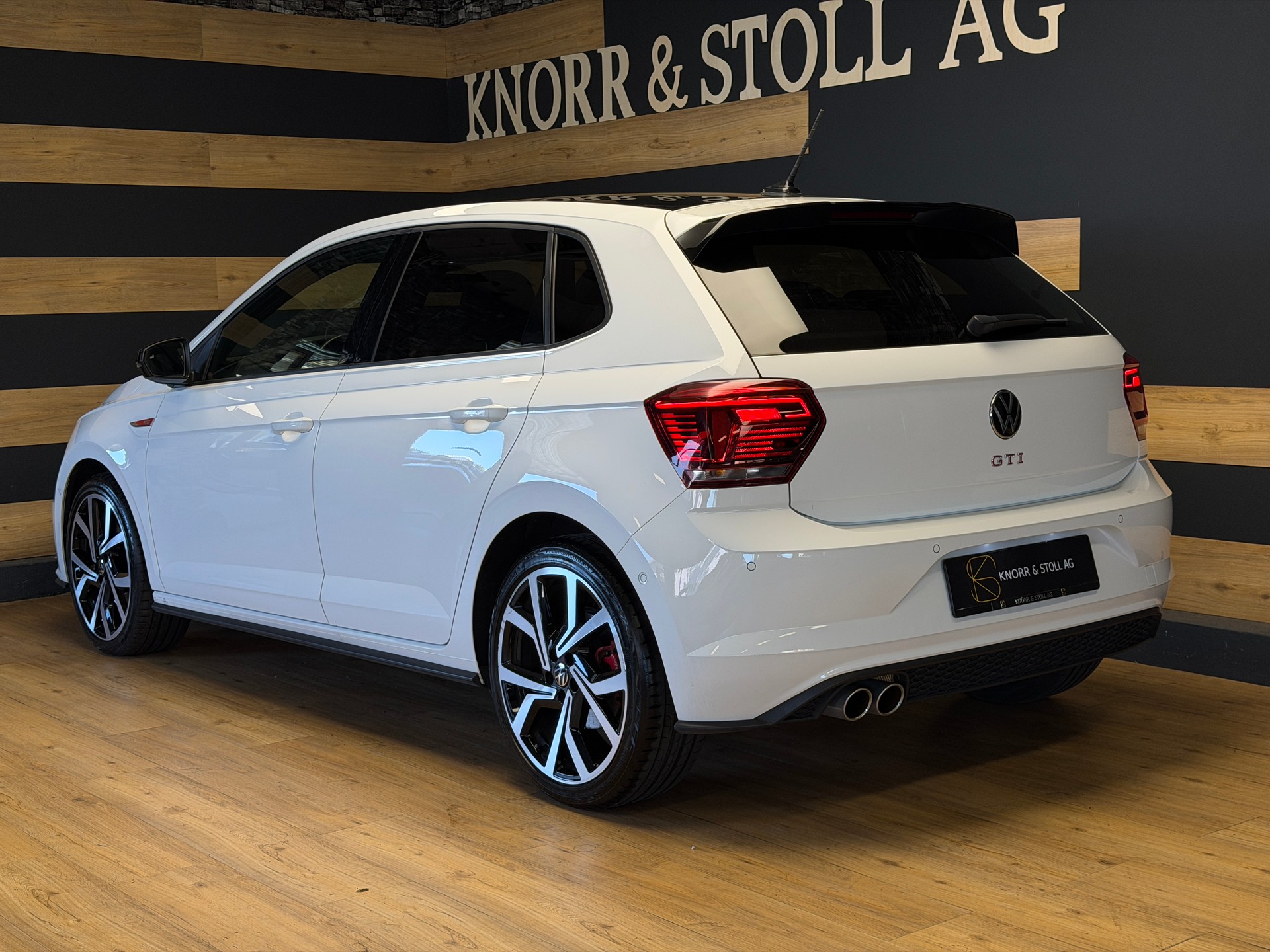 VW Polo 2.0 TSI GTI DSG-image-6