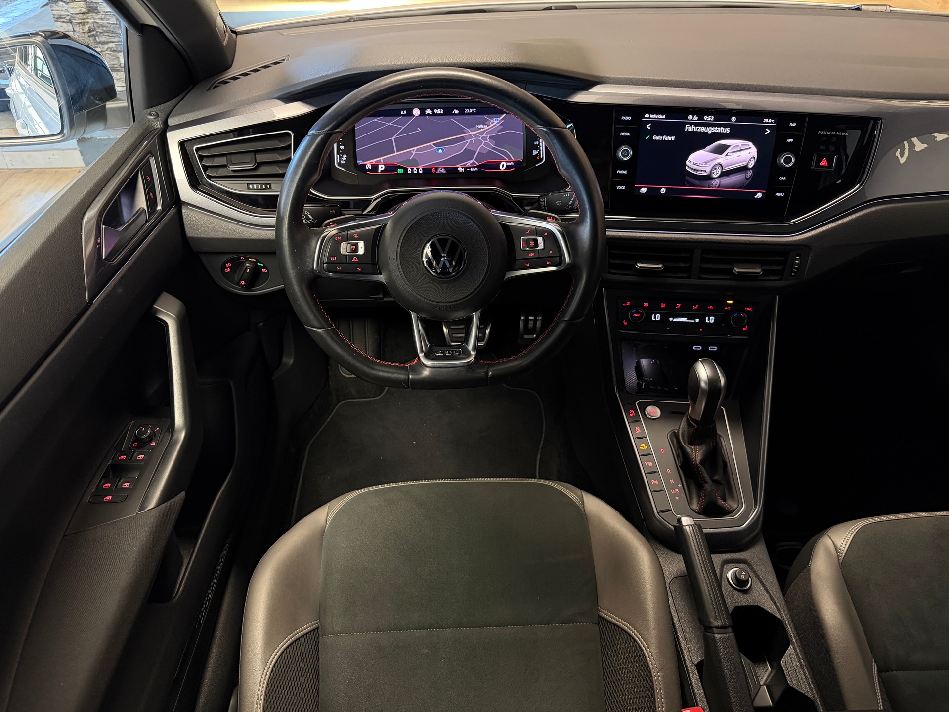 VW Polo 2.0 TSI GTI DSG-image-8
