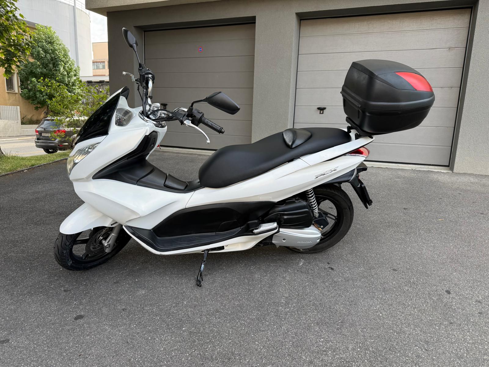 HONDA PCX 125 i-showroom-element-2