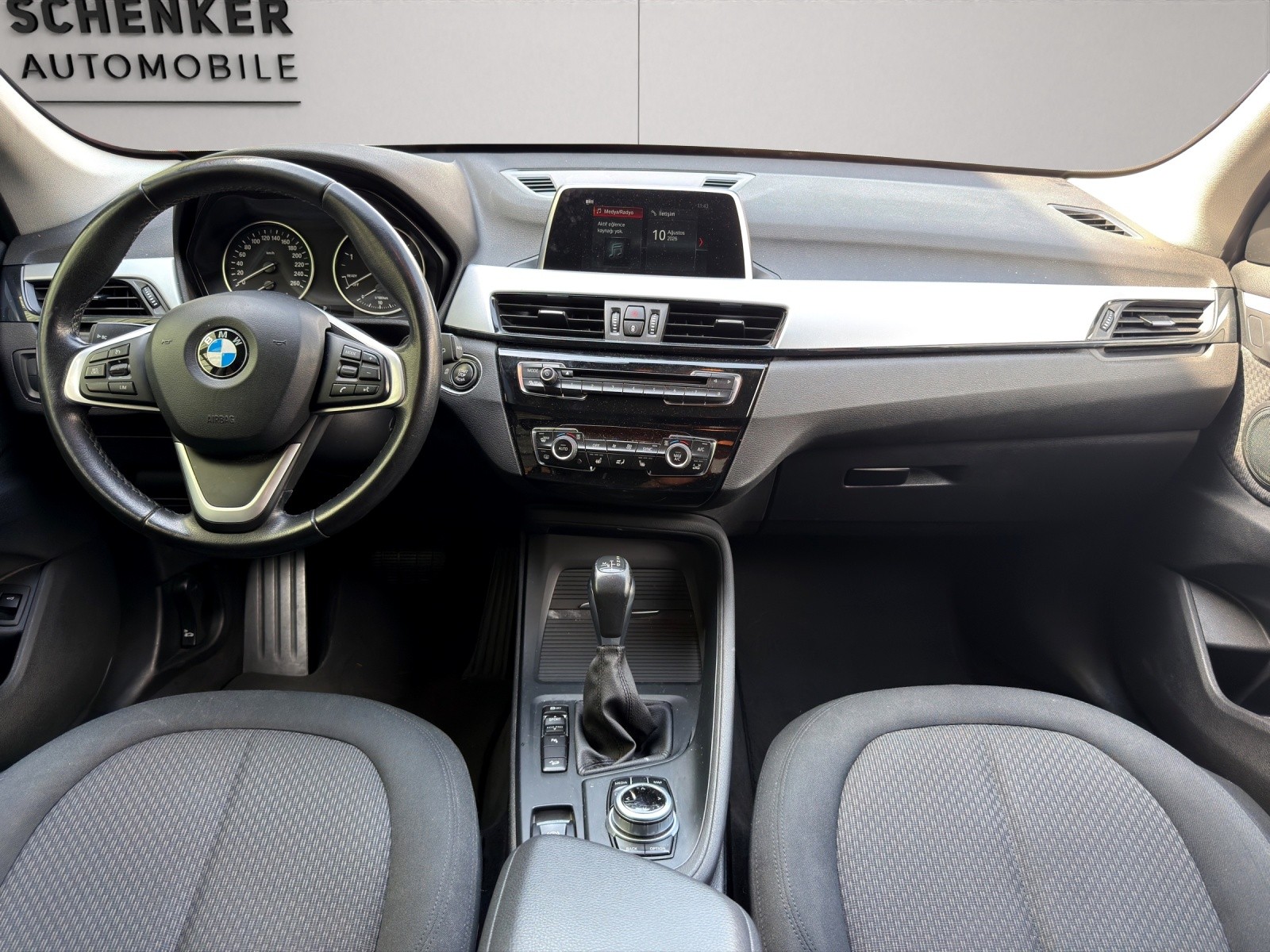 BMW X1 xDrive 18d Steptronic-image-13