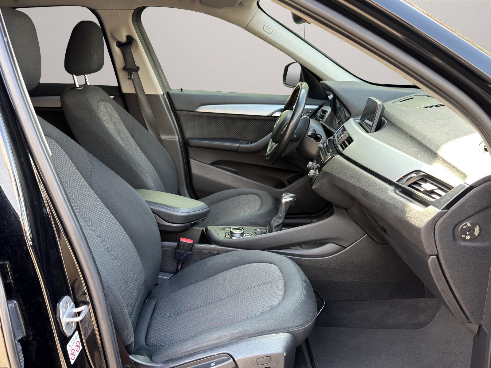 BMW X1 xDrive 18d Steptronic-image-11