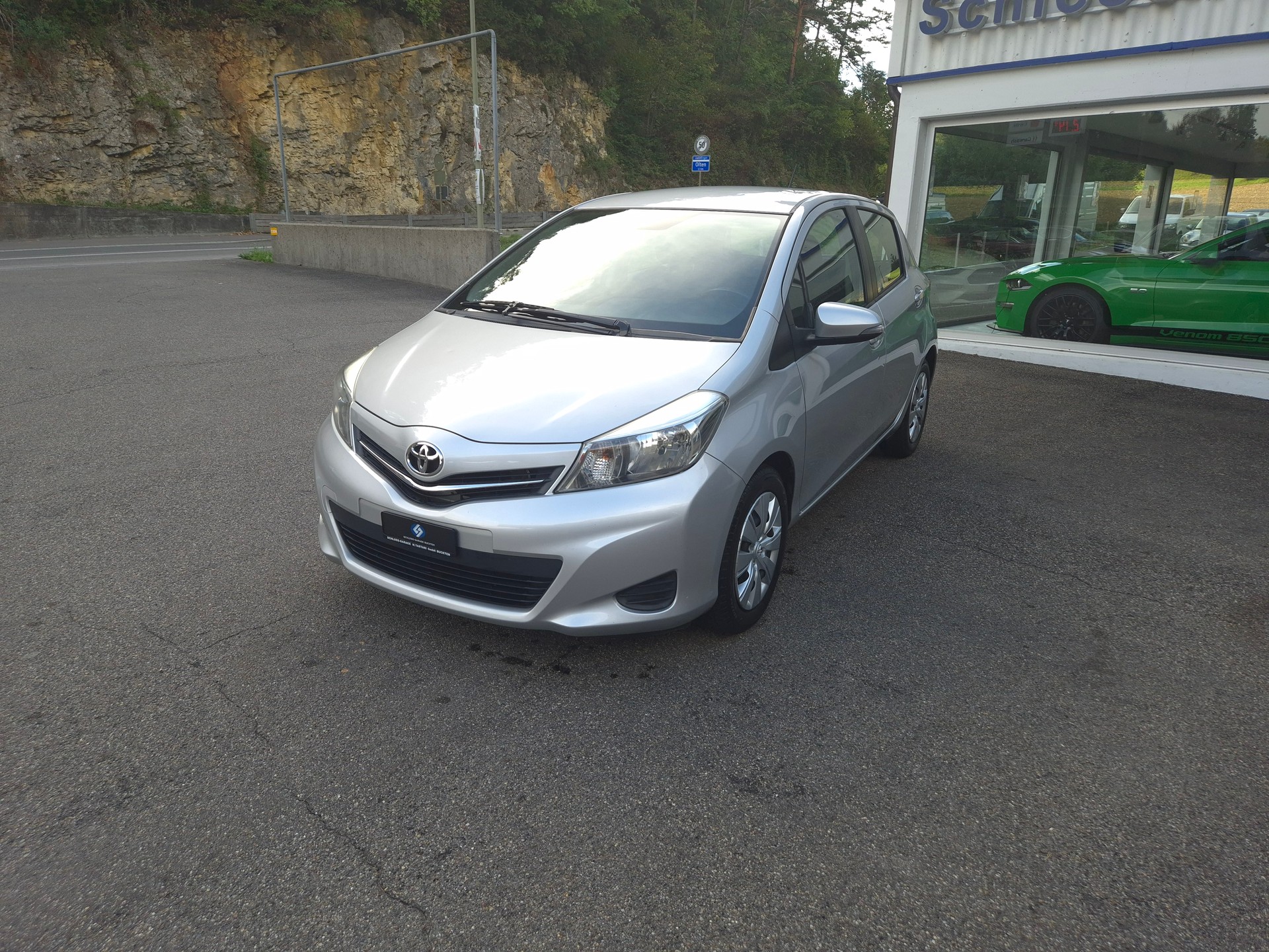 TOYOTA Yaris 1.33 Luna-image-4