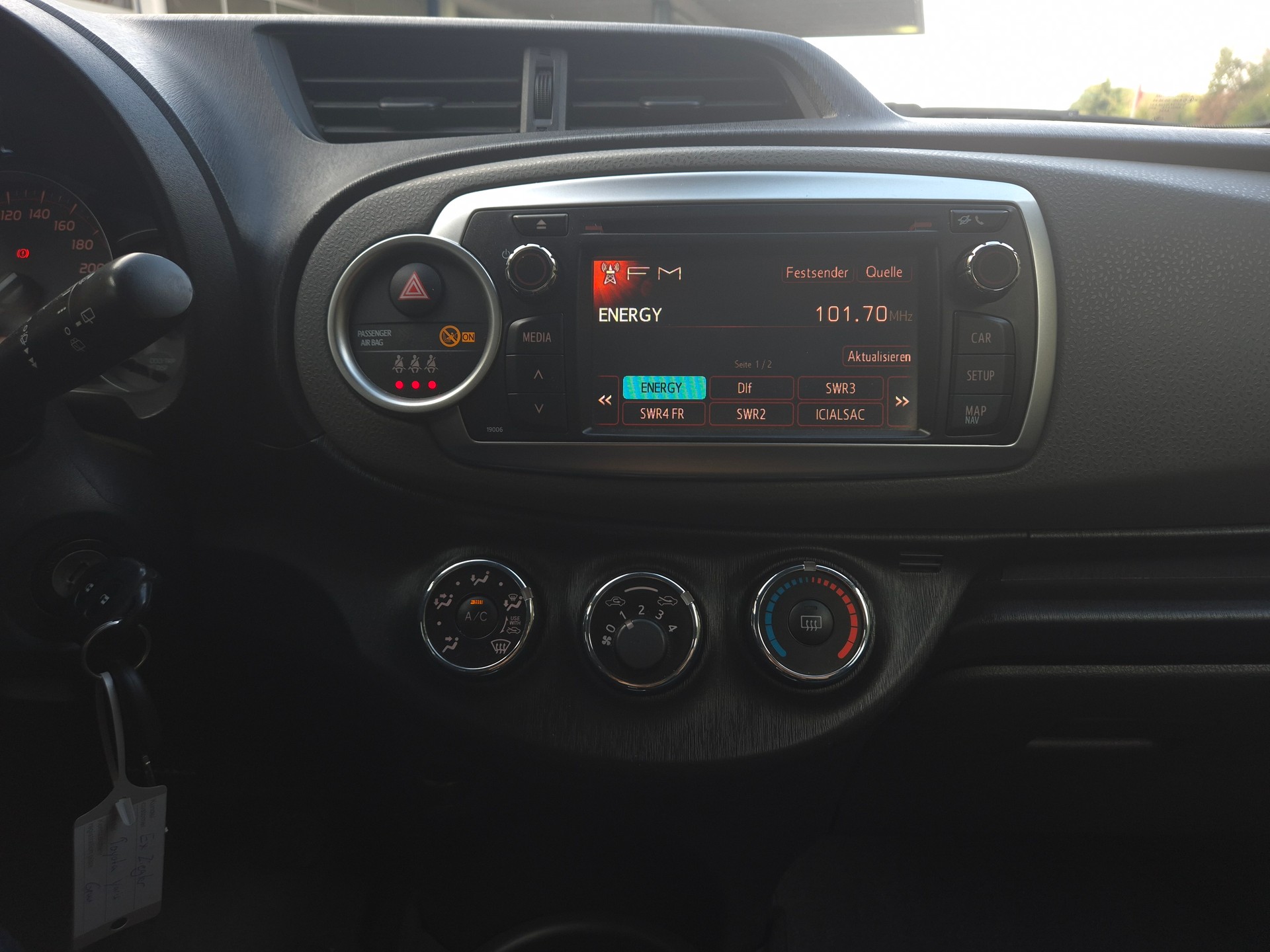 TOYOTA Yaris 1.33 Luna-image-19