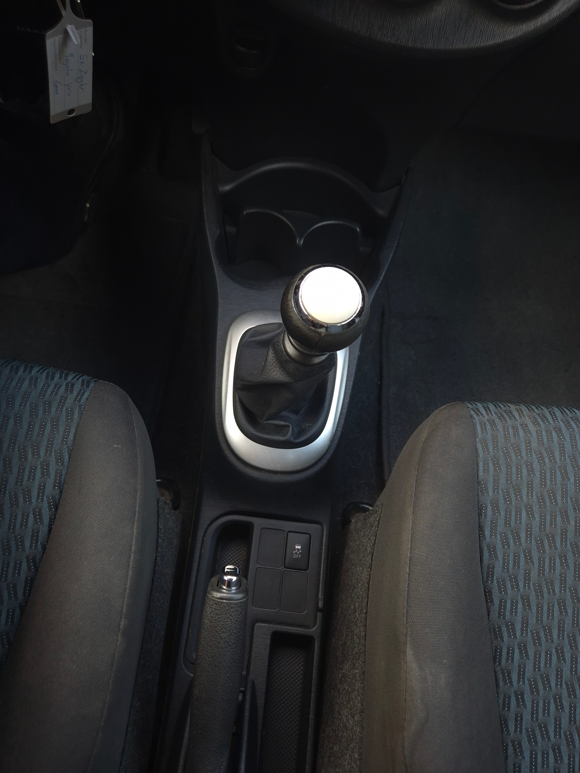 TOYOTA Yaris 1.33 Luna-image-22