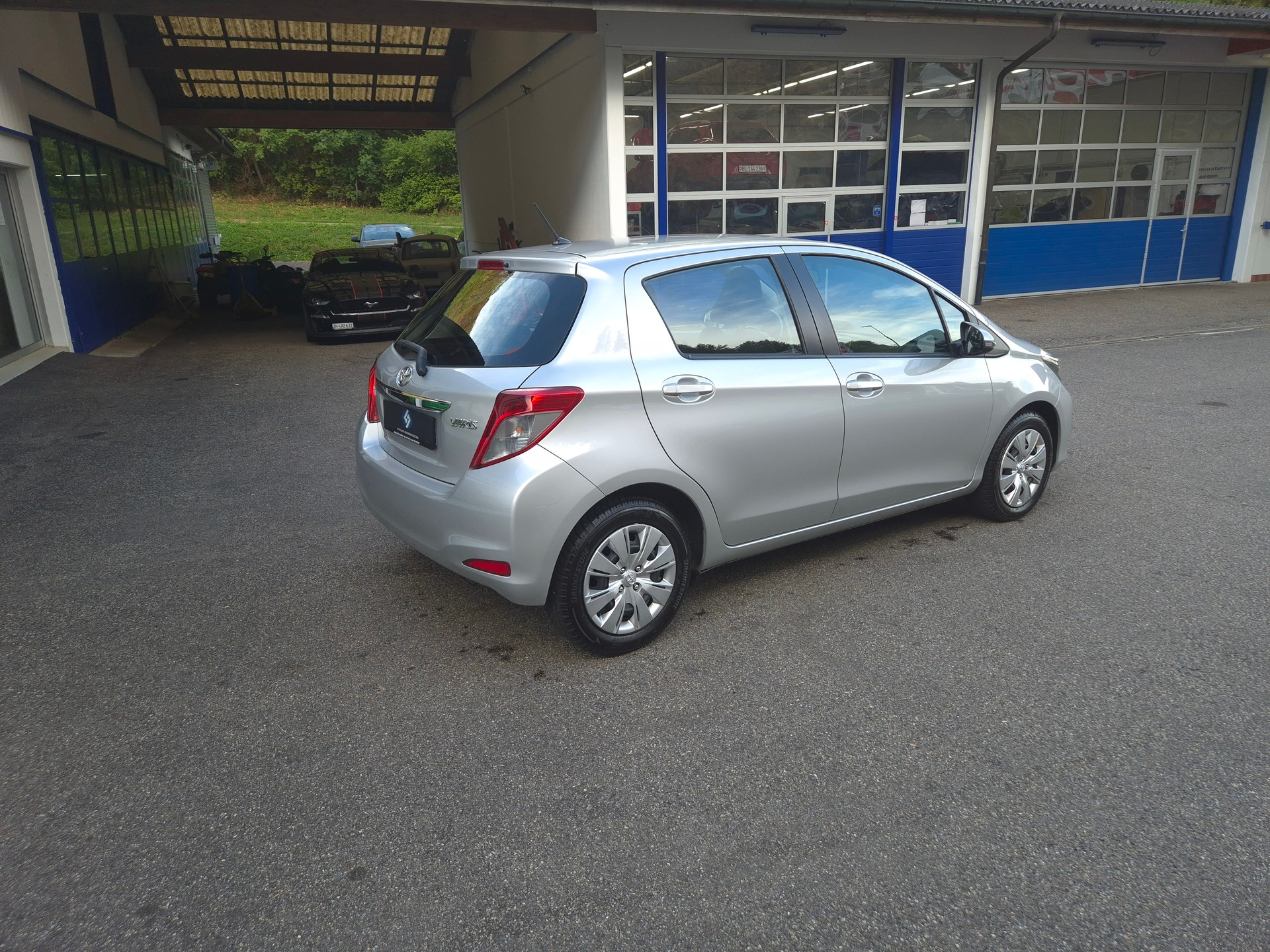 TOYOTA Yaris 1.33 Luna-image-13