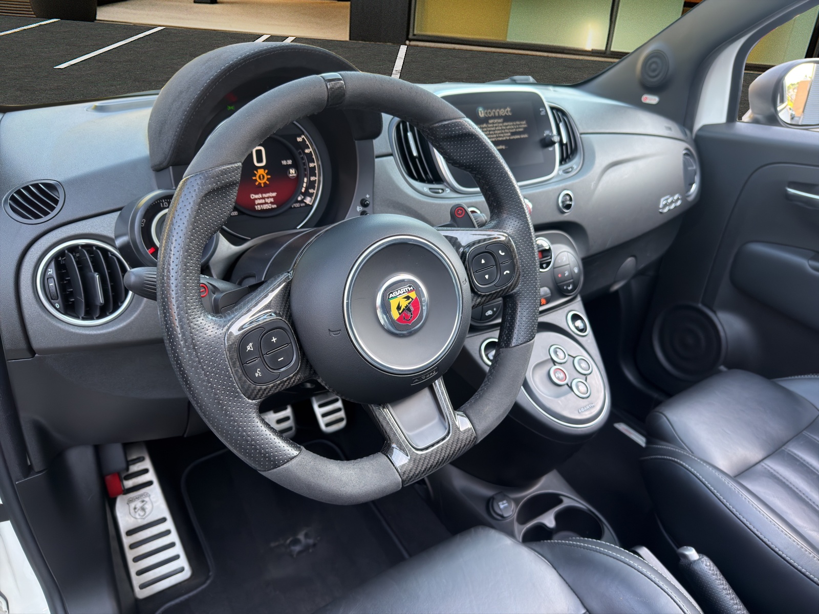 FIAT 595 C Abarth 1.4 T-Jet 180 Competizione-image-10