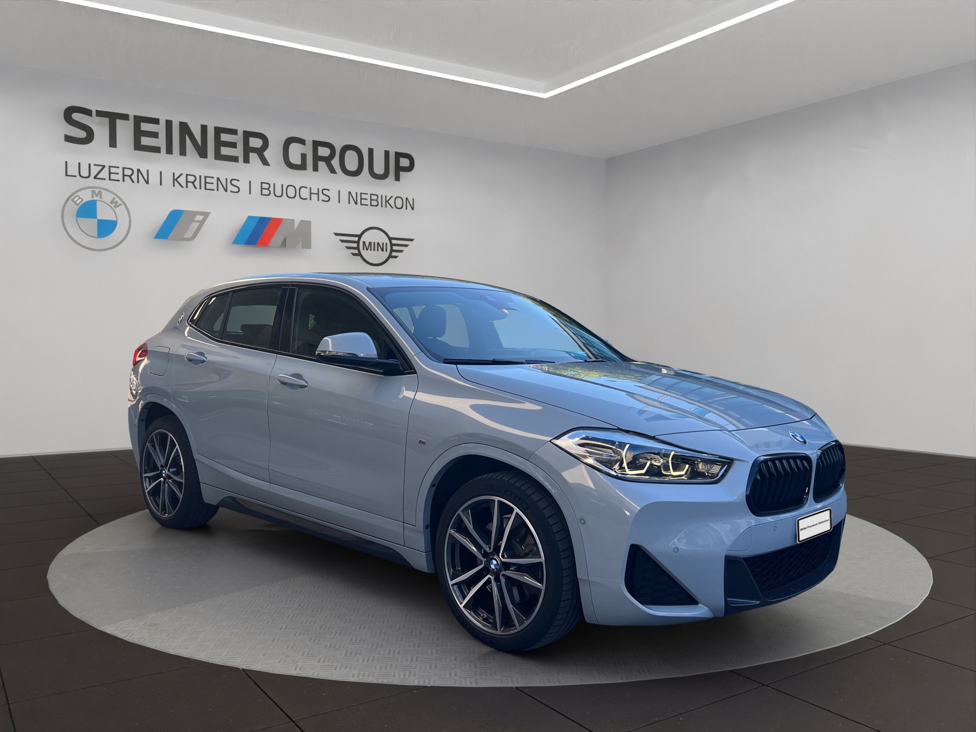 BMW X2 xDrive 20i M Sport-showroom-element-2