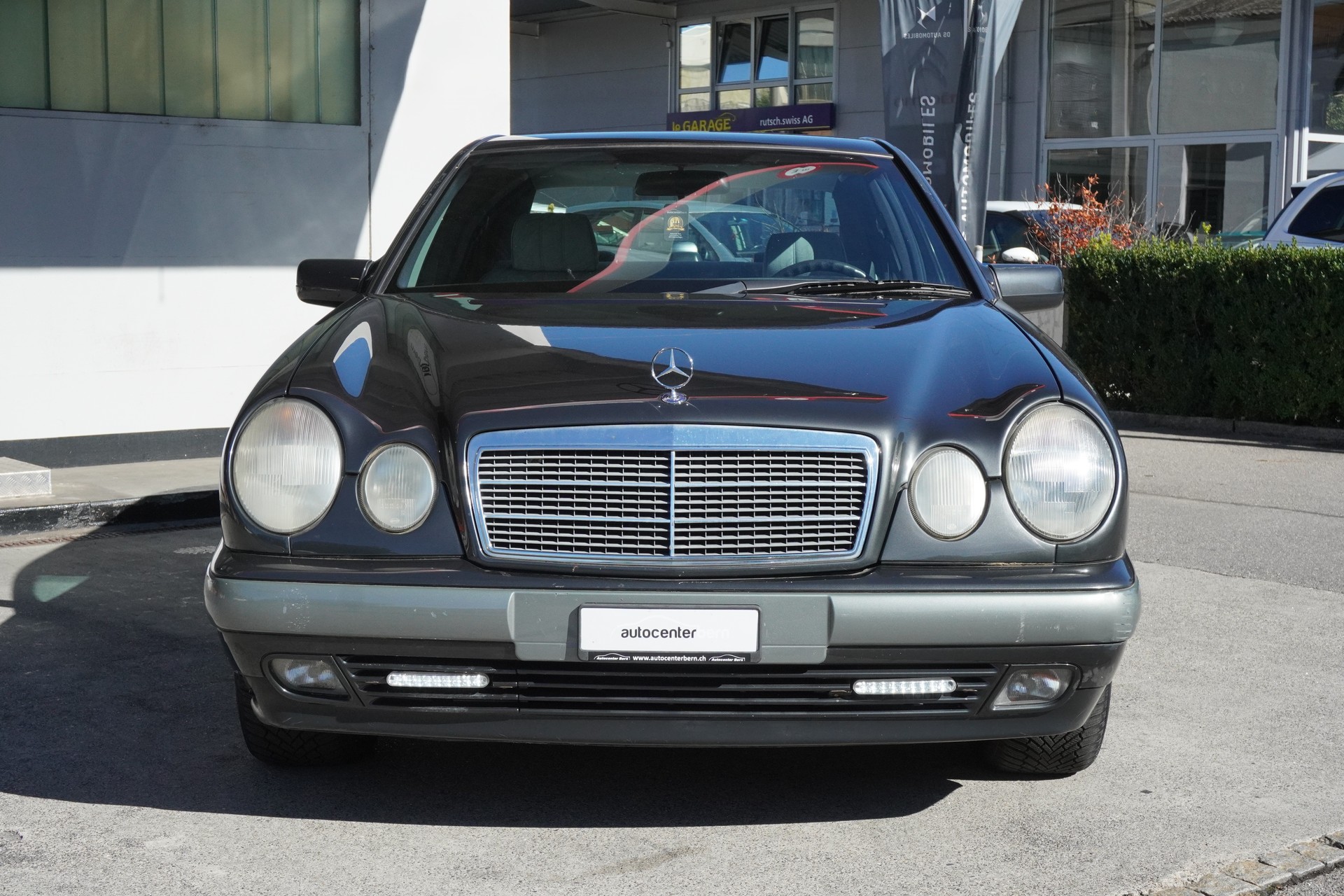 MERCEDES-BENZ E 280 Elégance 4-Matic Automatic-image-2