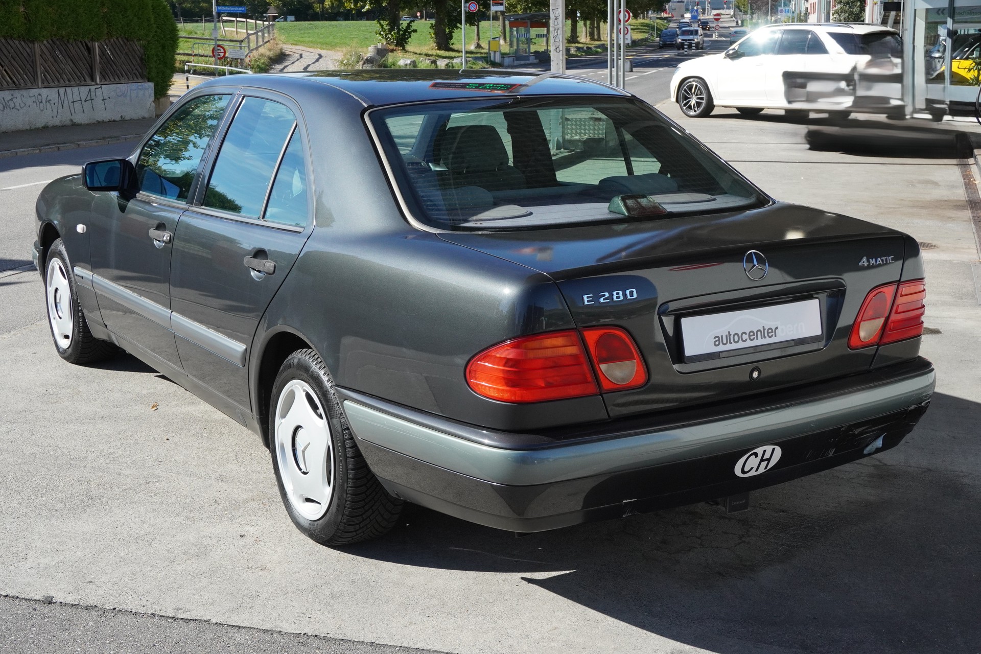 MERCEDES-BENZ E 280 Elégance 4-Matic Automatic-image-6