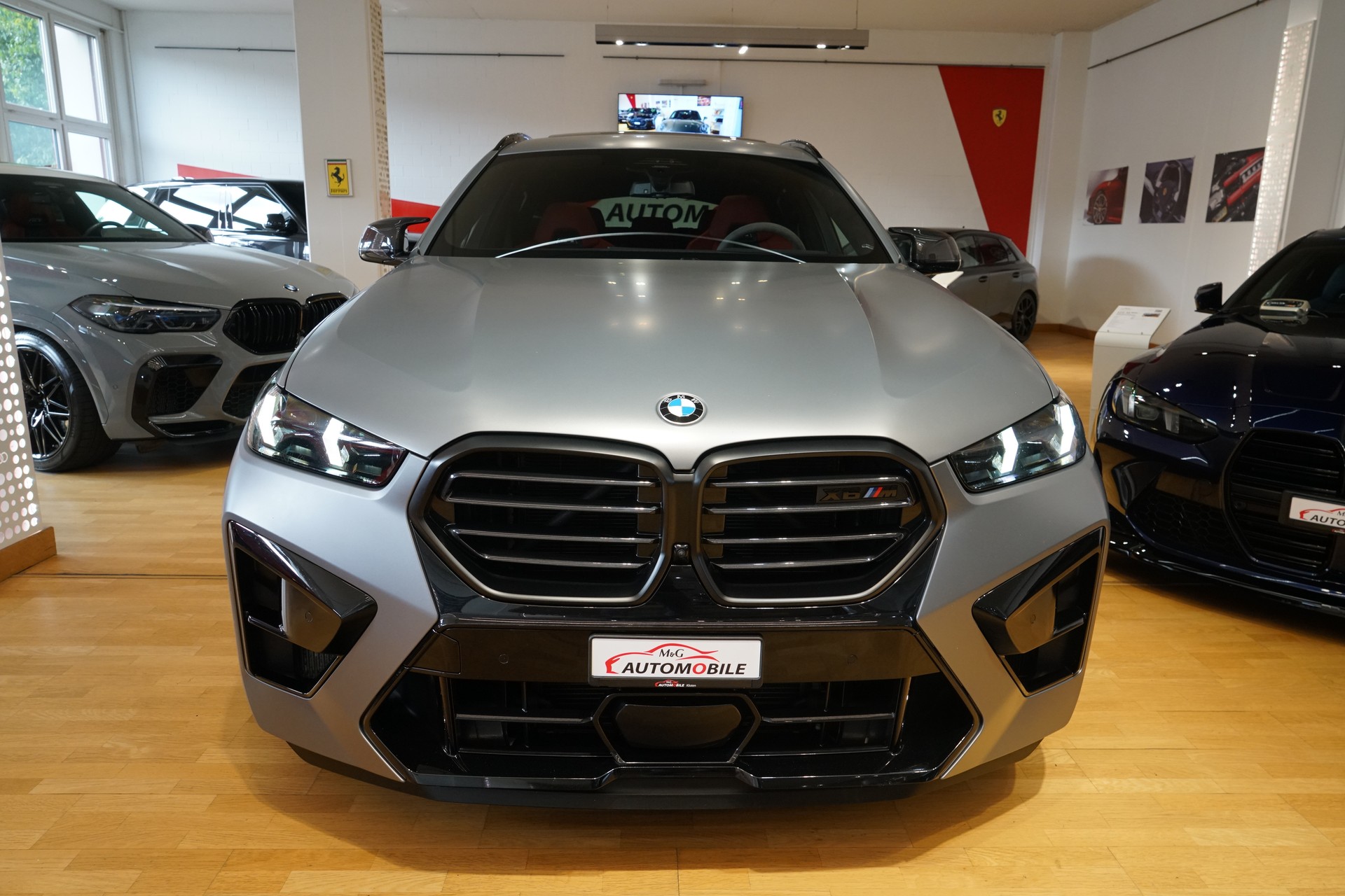 BMW X6M Steptronic M Competition Frozen Pure Grey-showroom-element-1