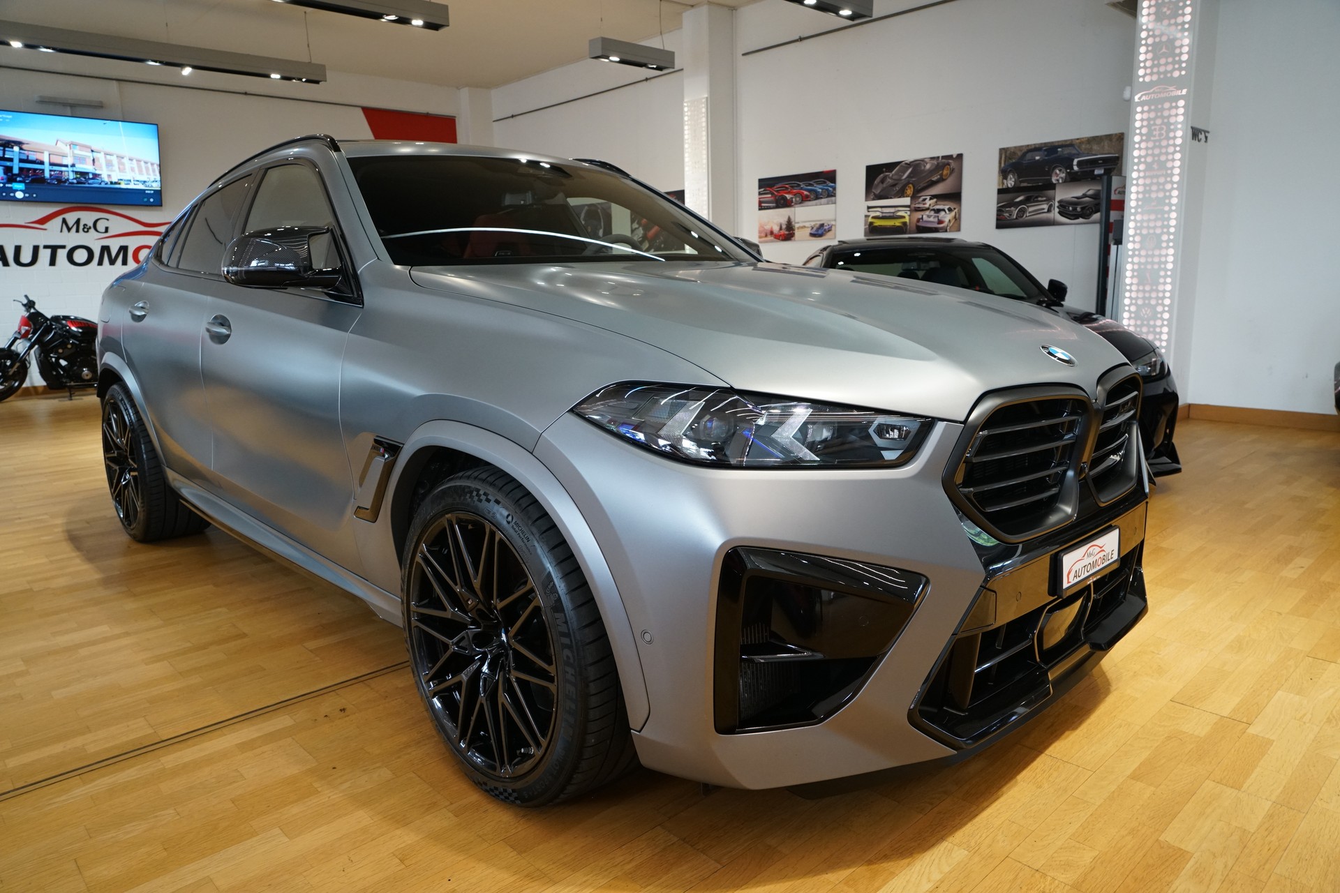 BMW X6M Steptronic M Competition Frozen Pure Grey-showroom-element-2