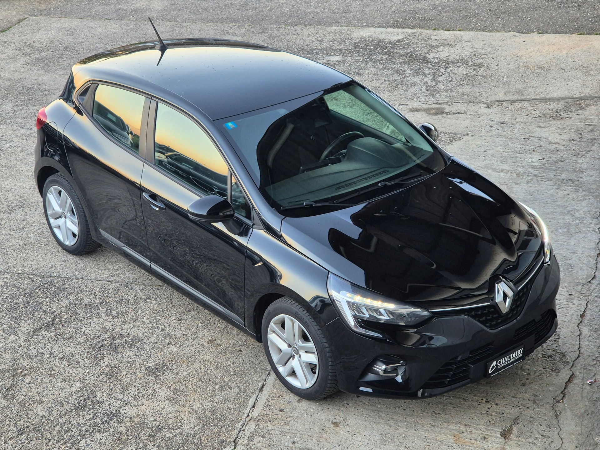 RENAULT Clio 1.0 Zen-showroom-element-2