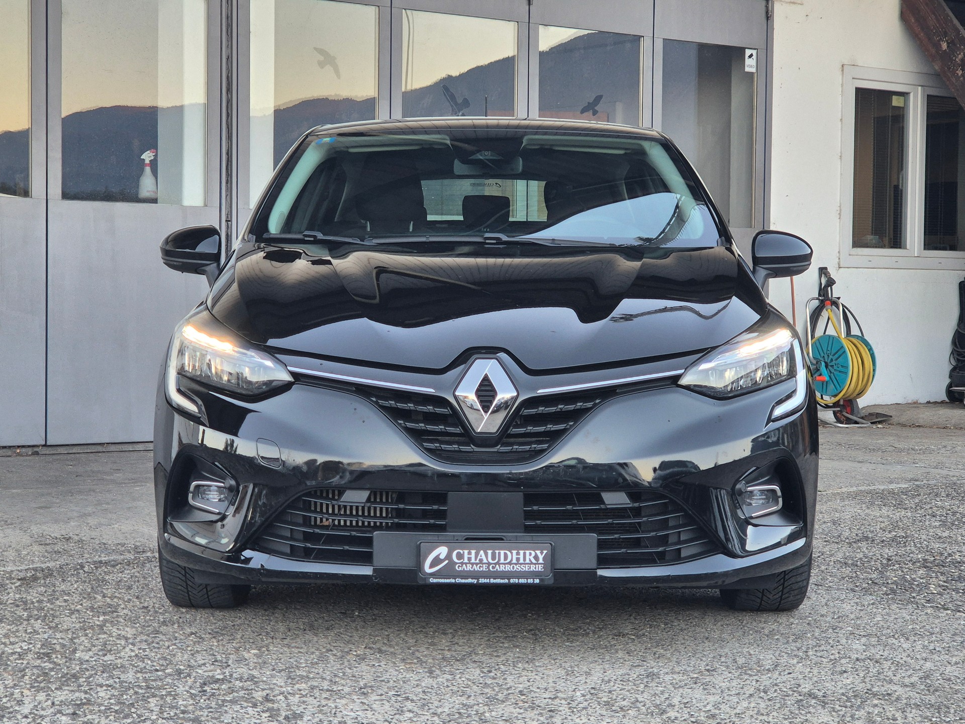 RENAULT Clio 1.0 Zen-showroom-element-1